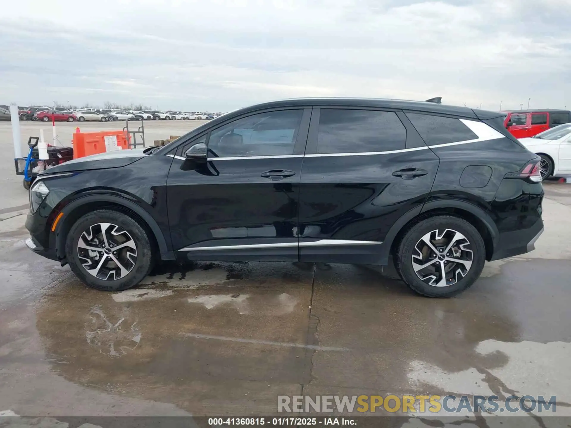 14 Photograph of a damaged car 5XYK33AF9PG113180 KIA SPORTAGE 2023
