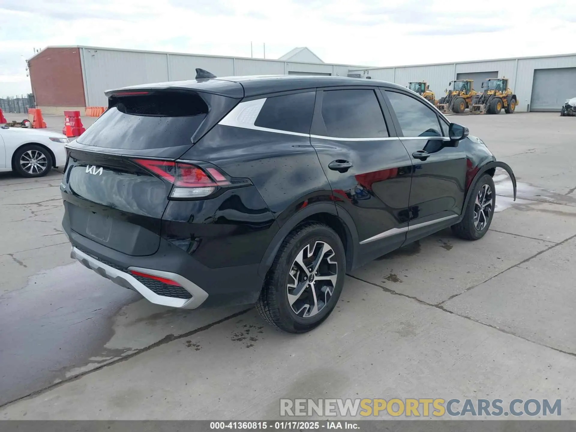 4 Photograph of a damaged car 5XYK33AF9PG113180 KIA SPORTAGE 2023