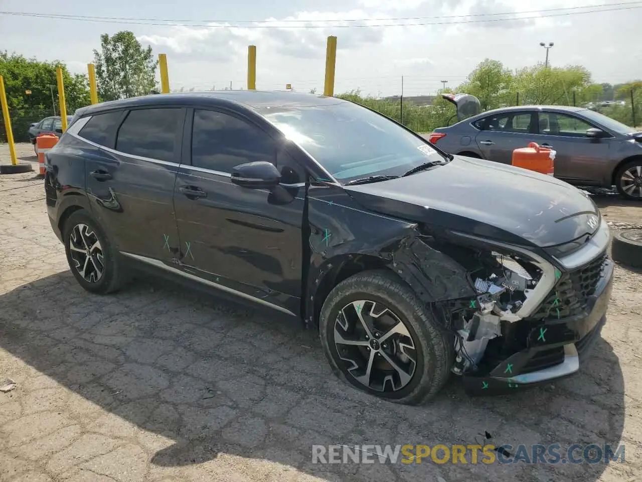 4 Photograph of a damaged car 5XYK33AFXPG026405 KIA SPORTAGE 2023