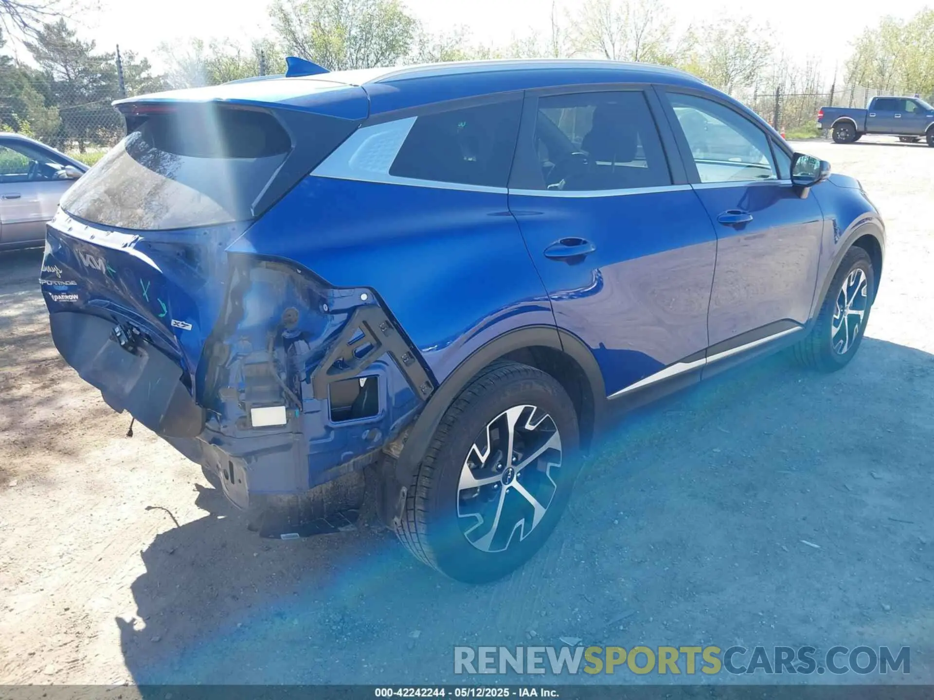 4 Photograph of a damaged car 5XYK3CAF0PG030236 KIA SPORTAGE 2023
