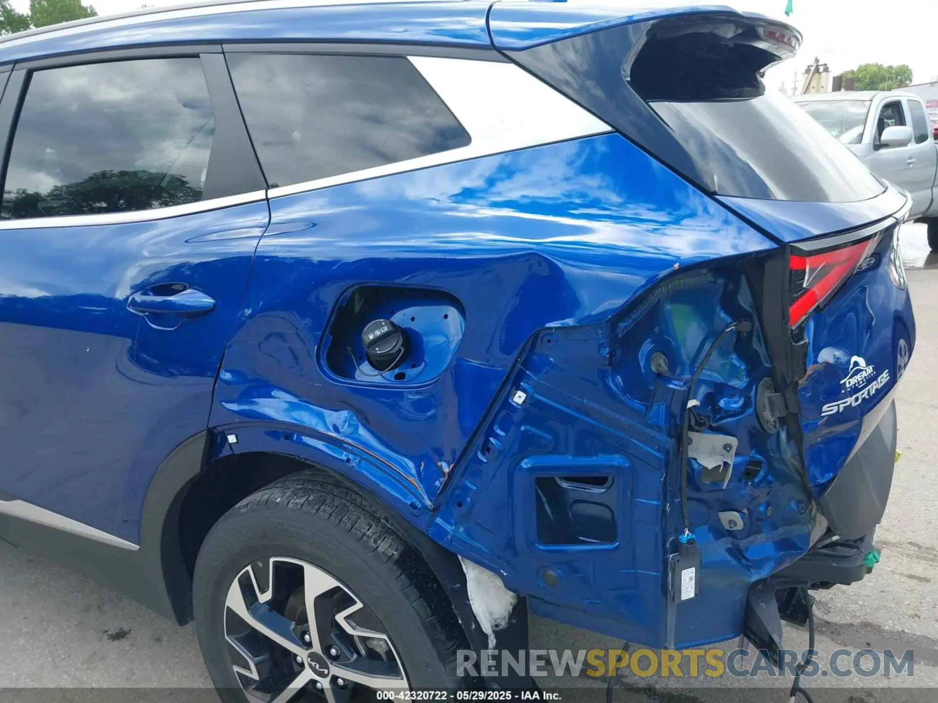 18 Photograph of a damaged car 5XYK3CAF6PG076881 KIA SPORTAGE 2023
