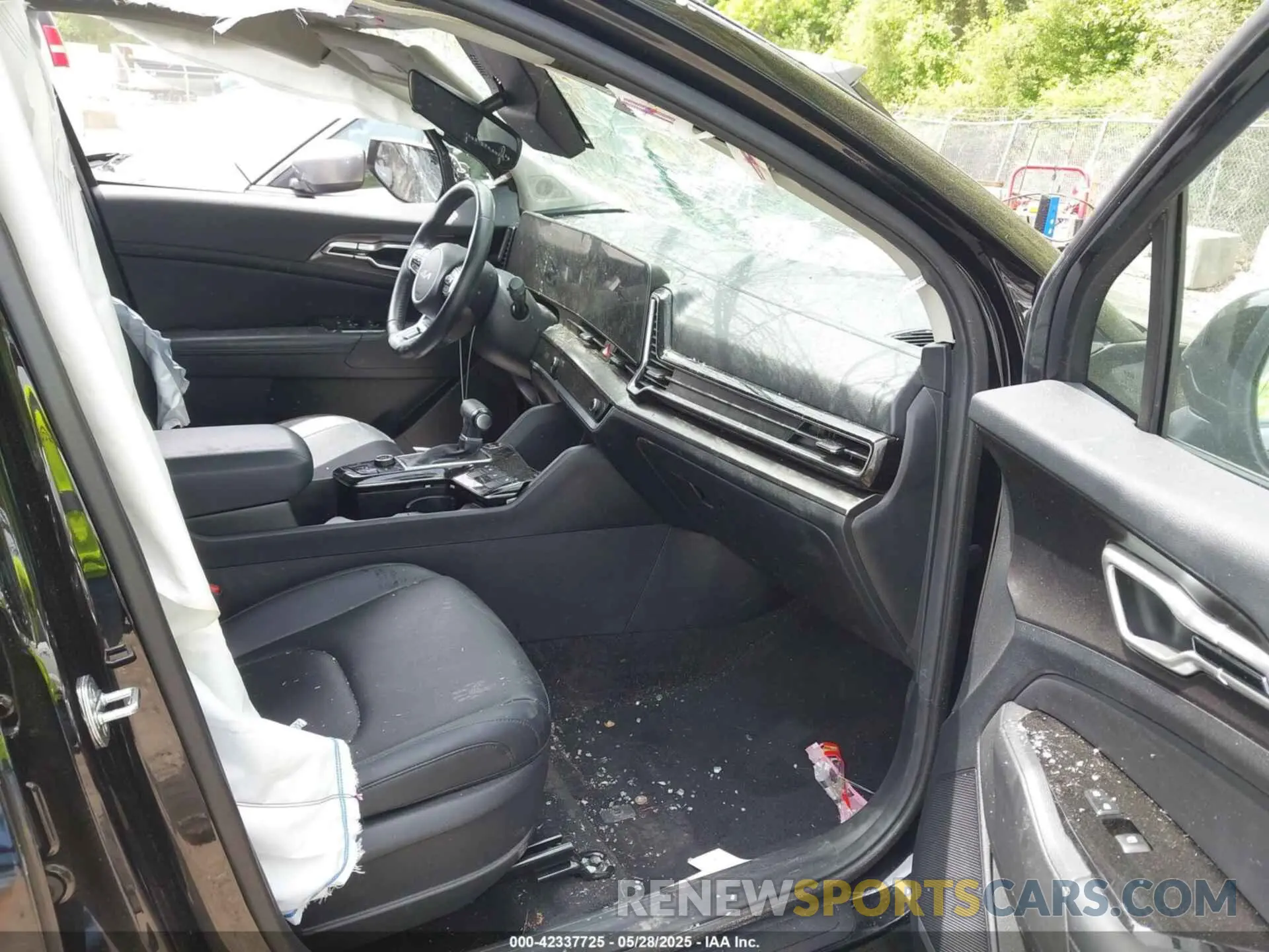 5 Photograph of a damaged car 5XYK3CAF8PG022899 KIA SPORTAGE 2023
