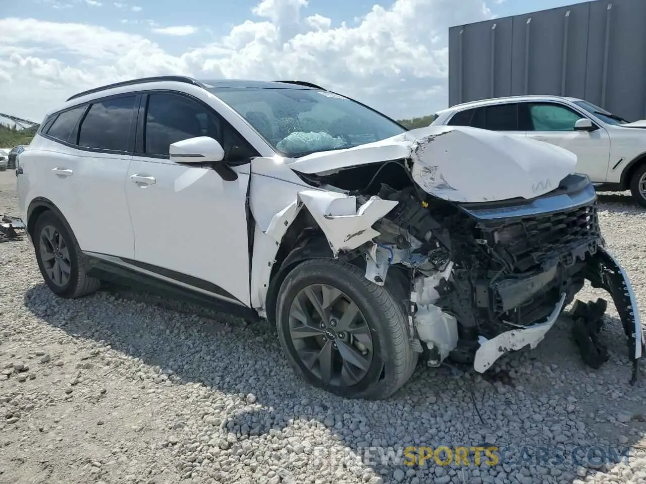4 Photograph of a damaged car 5XYK43AF1PG044014 KIA SPORTAGE 2023