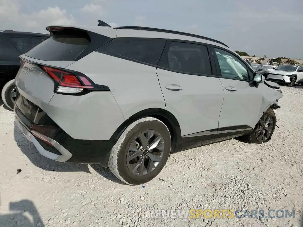 3 Photograph of a damaged car 5XYK43AF8PG133353 KIA SPORTAGE 2023