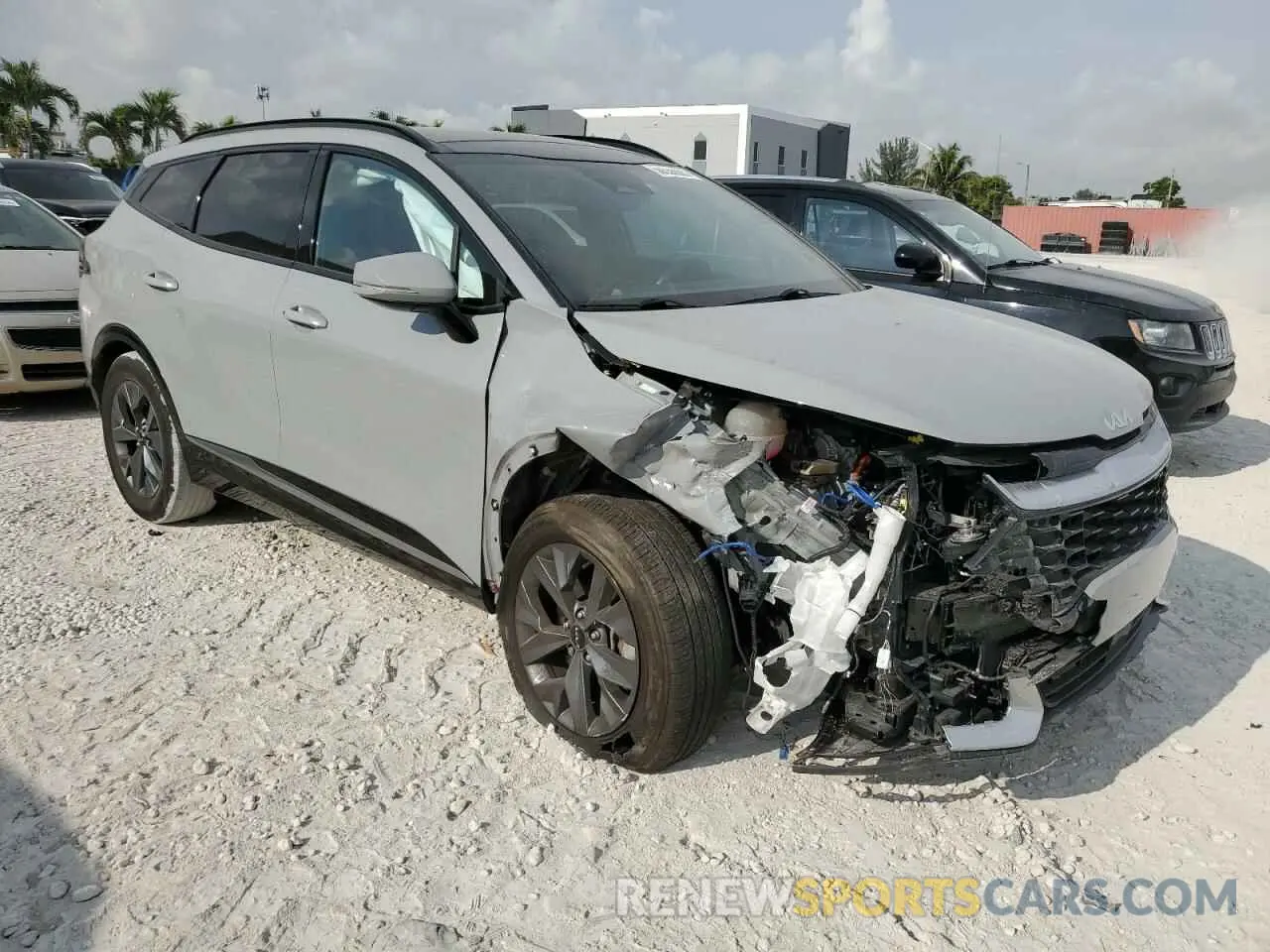 4 Photograph of a damaged car 5XYK43AF8PG133353 KIA SPORTAGE 2023