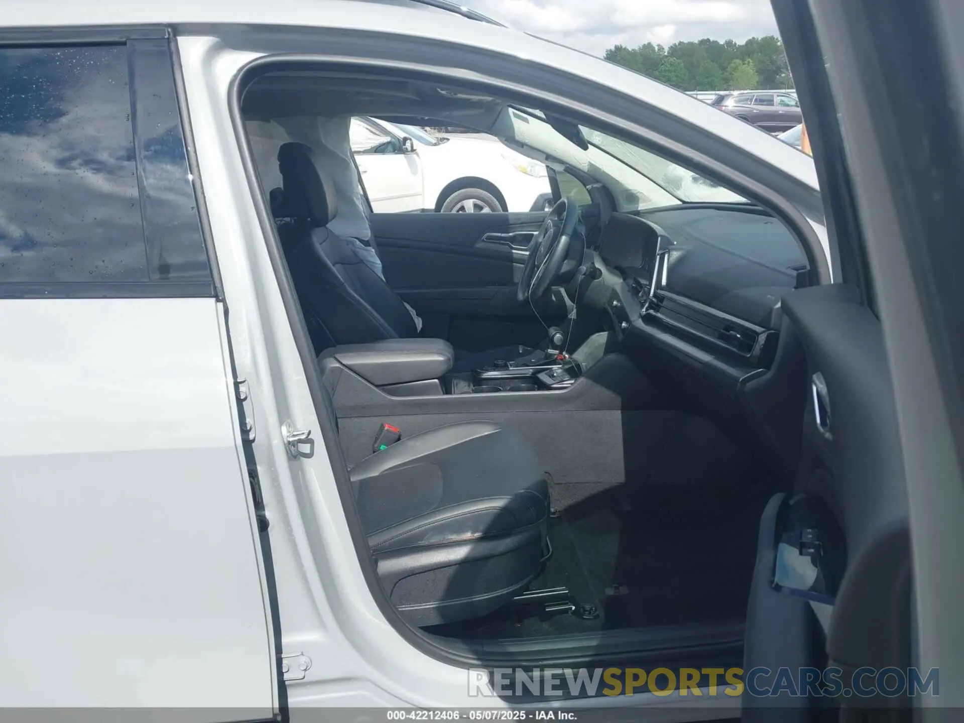 5 Photograph of a damaged car 5XYK43AF9P0G04583 KIA SPORTAGE 2023