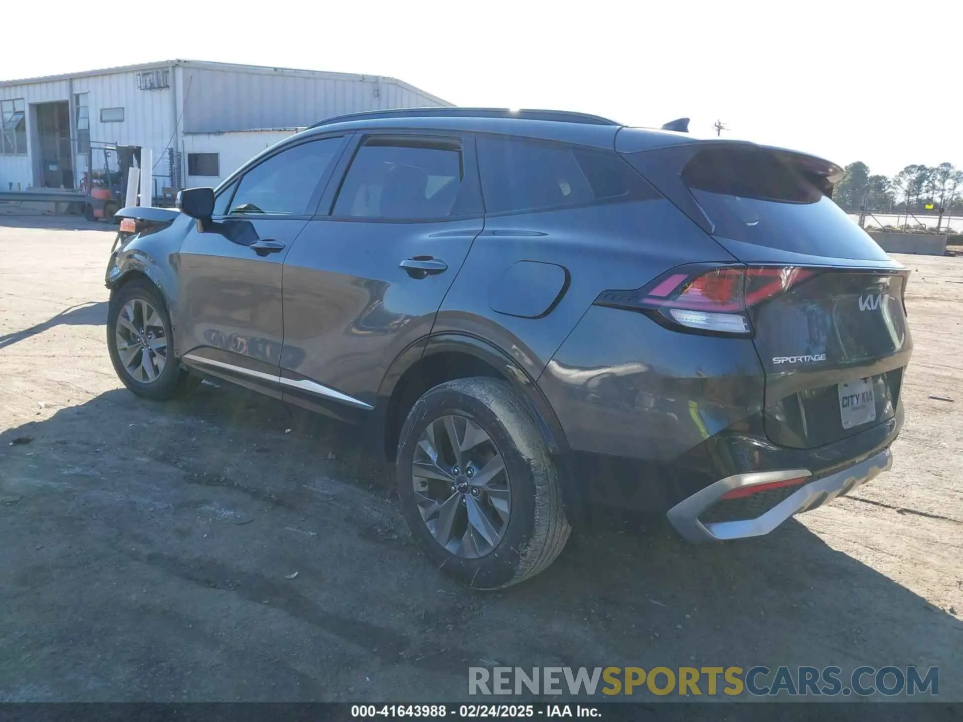 3 Photograph of a damaged car 5XYK43AFXPG033352 KIA SPORTAGE 2023