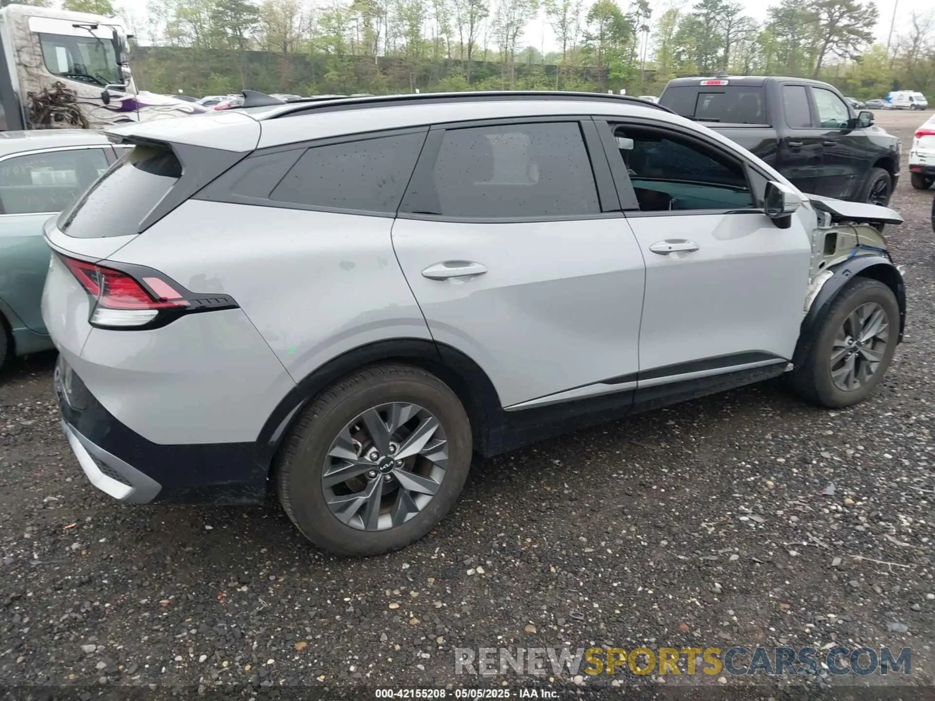 4 Photograph of a damaged car 5XYK43AFXPG087671 KIA SPORTAGE 2023