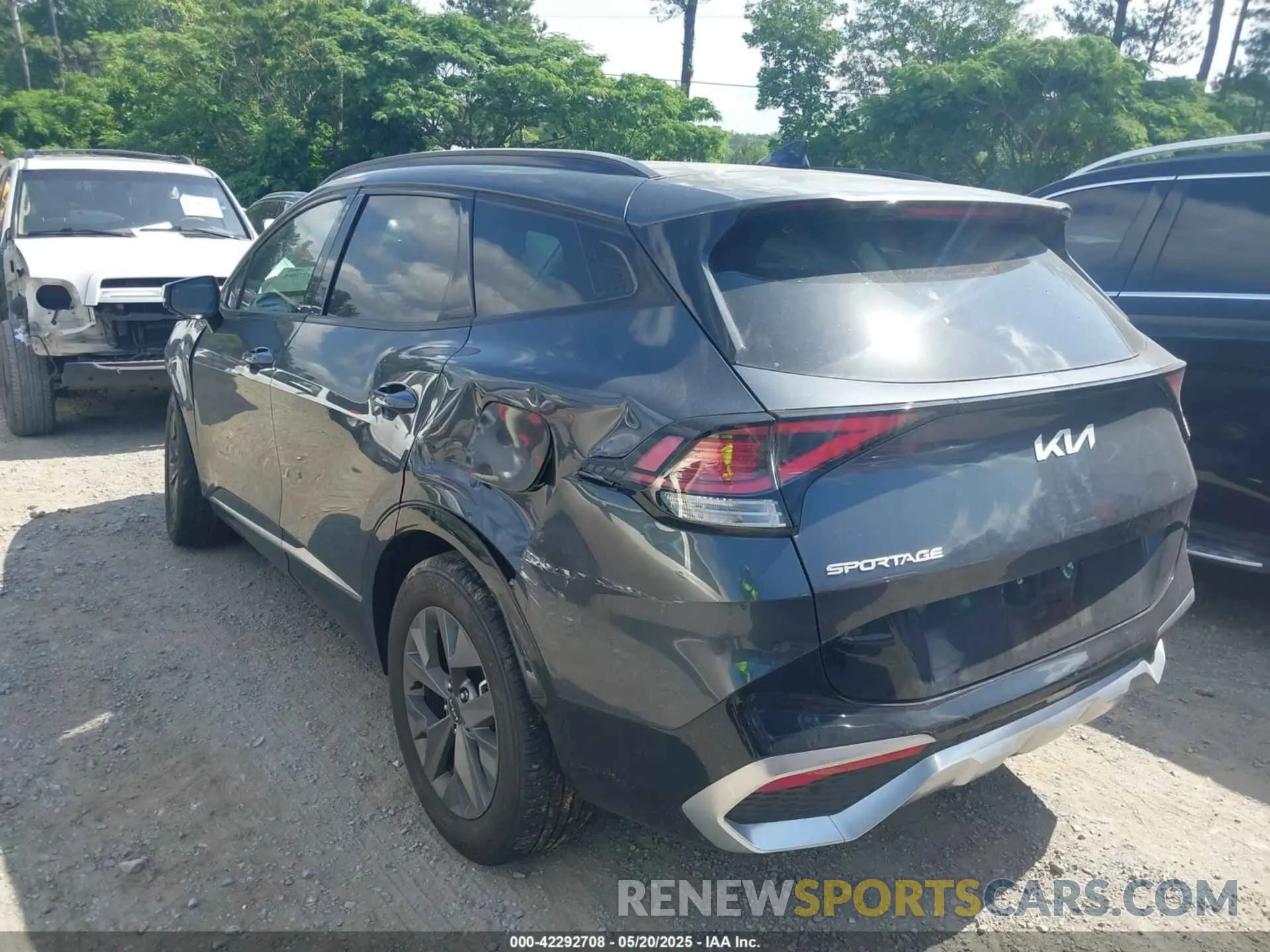 3 Photograph of a damaged car 5XYK43AFXPG108003 KIA SPORTAGE 2023