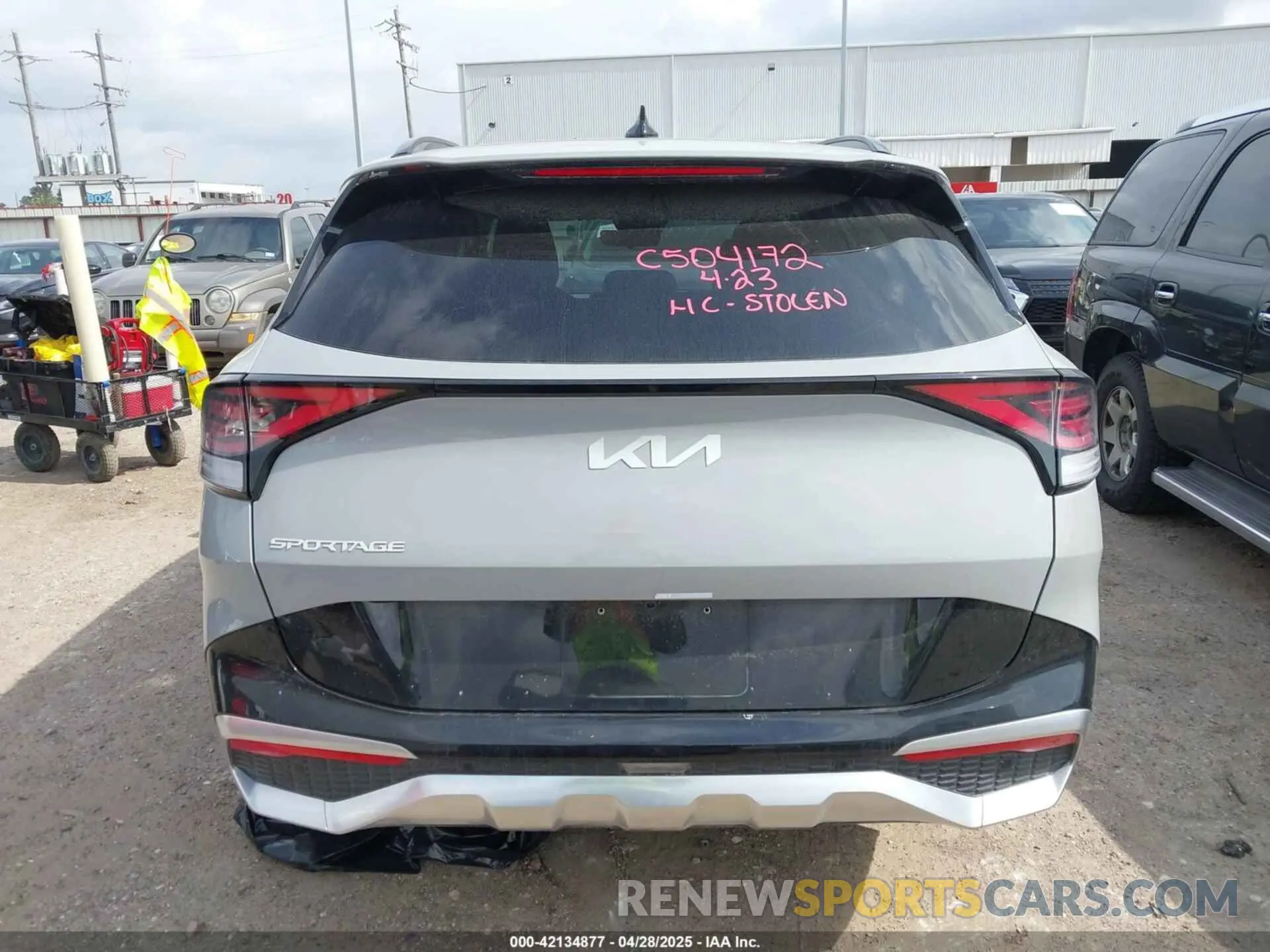 17 Photograph of a damaged car 5XYK53AF1PG085529 KIA SPORTAGE 2023