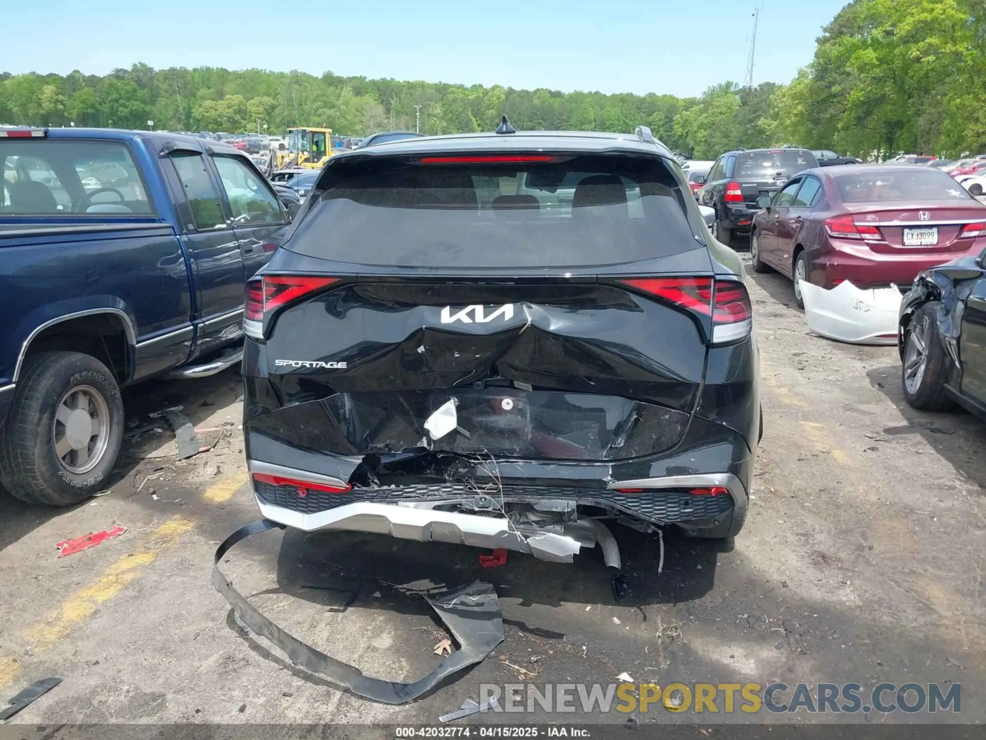 16 Photograph of a damaged car 5XYK53AF5PG015144 KIA SPORTAGE 2023