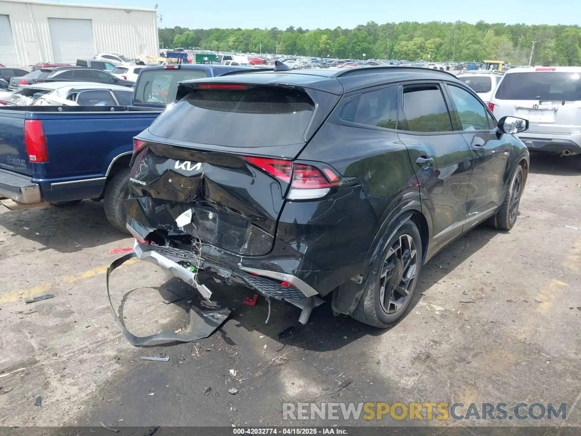 4 Photograph of a damaged car 5XYK53AF5PG015144 KIA SPORTAGE 2023