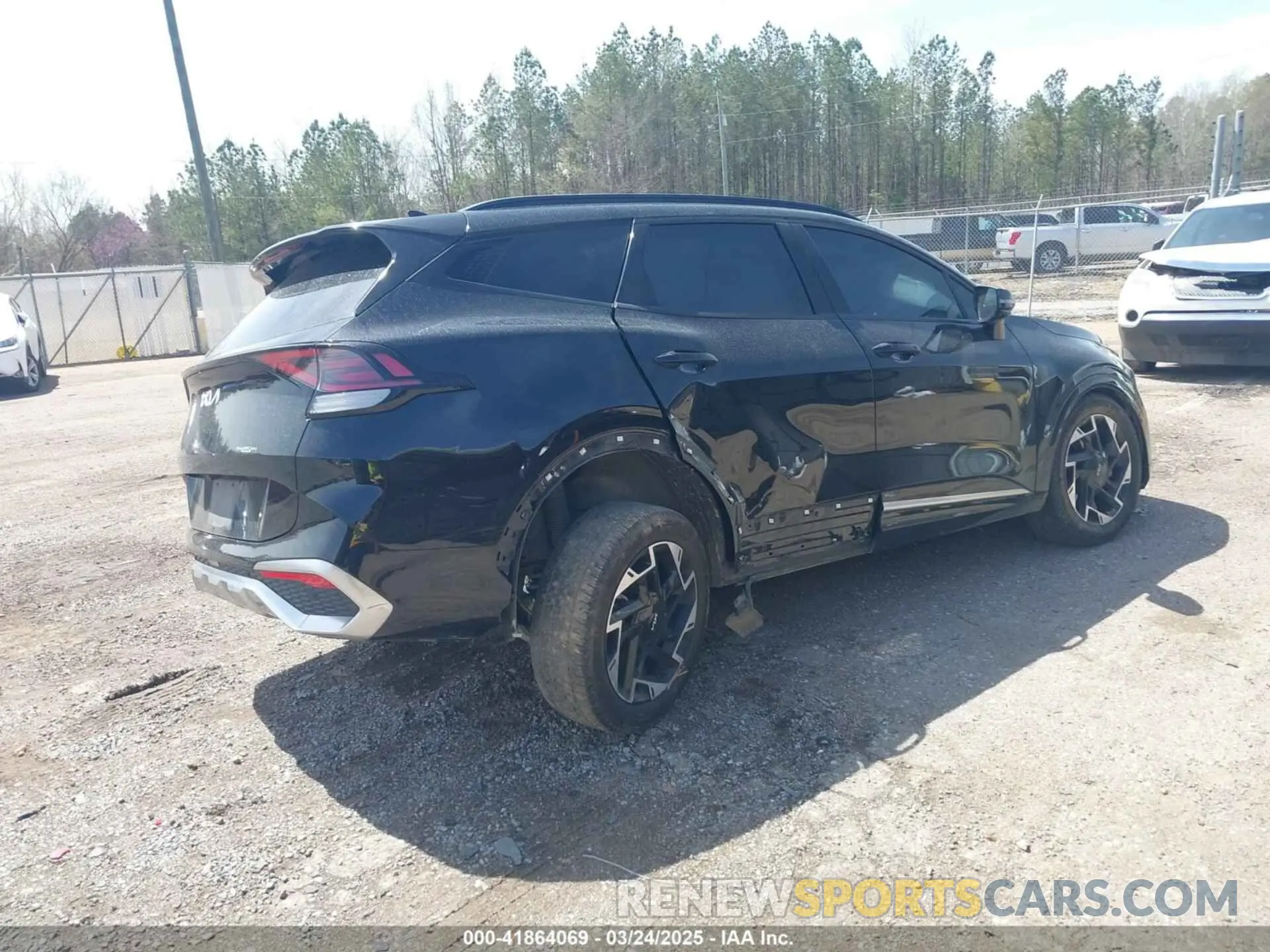 4 Photograph of a damaged car 5XYK53AF7PG121479 KIA SPORTAGE 2023