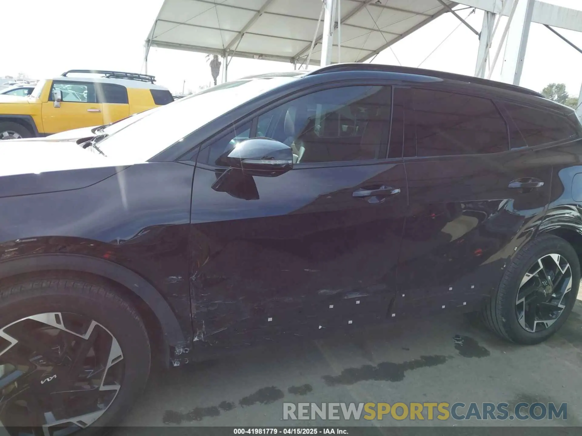 14 Photograph of a damaged car 5XYK53AF8PG129591 KIA SPORTAGE 2023