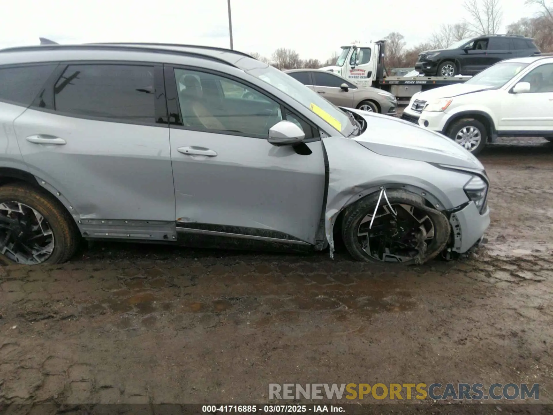 13 Photograph of a damaged car 5XYK5CAF3PG133449 KIA SPORTAGE 2023