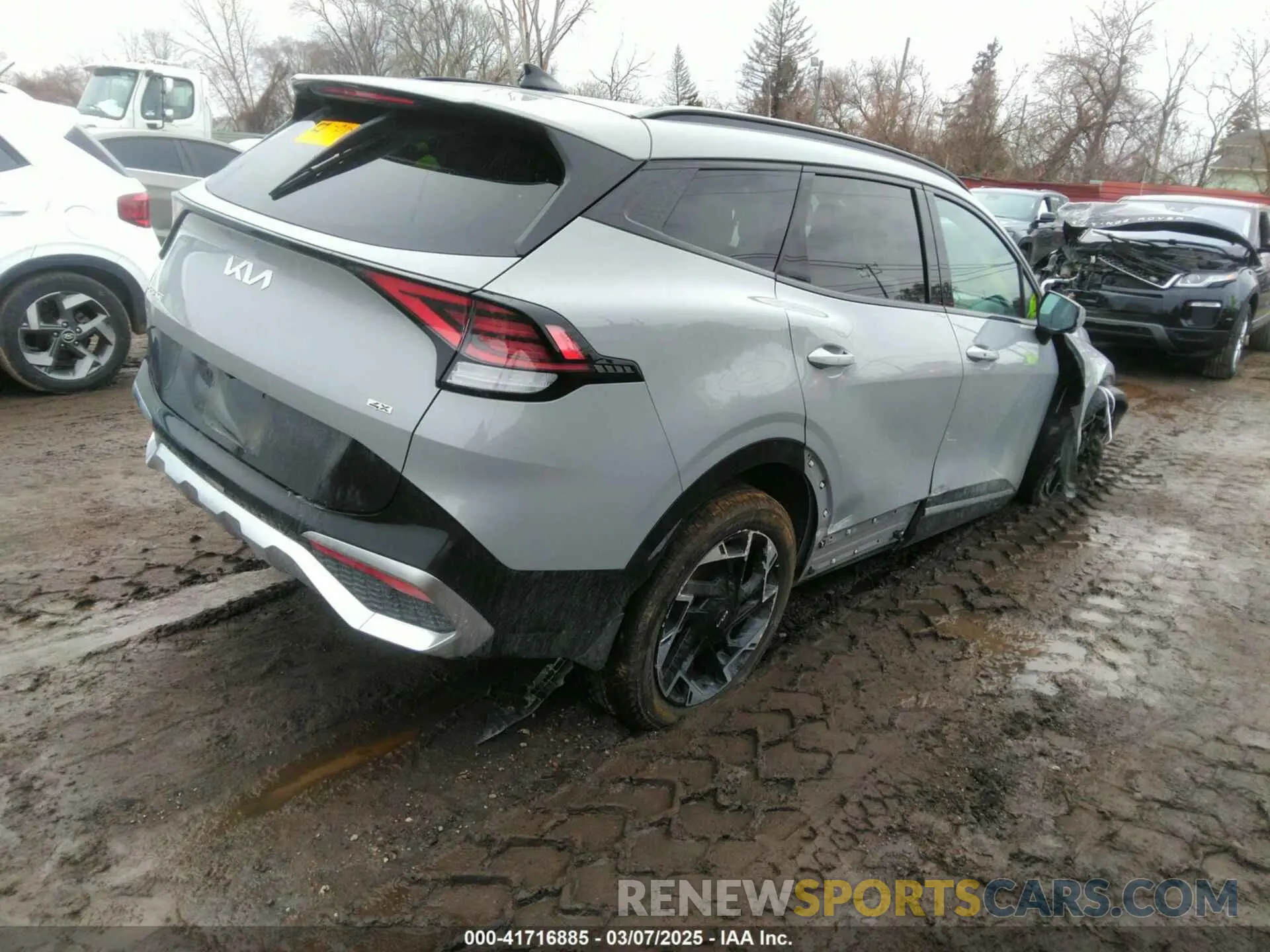 4 Photograph of a damaged car 5XYK5CAF3PG133449 KIA SPORTAGE 2023