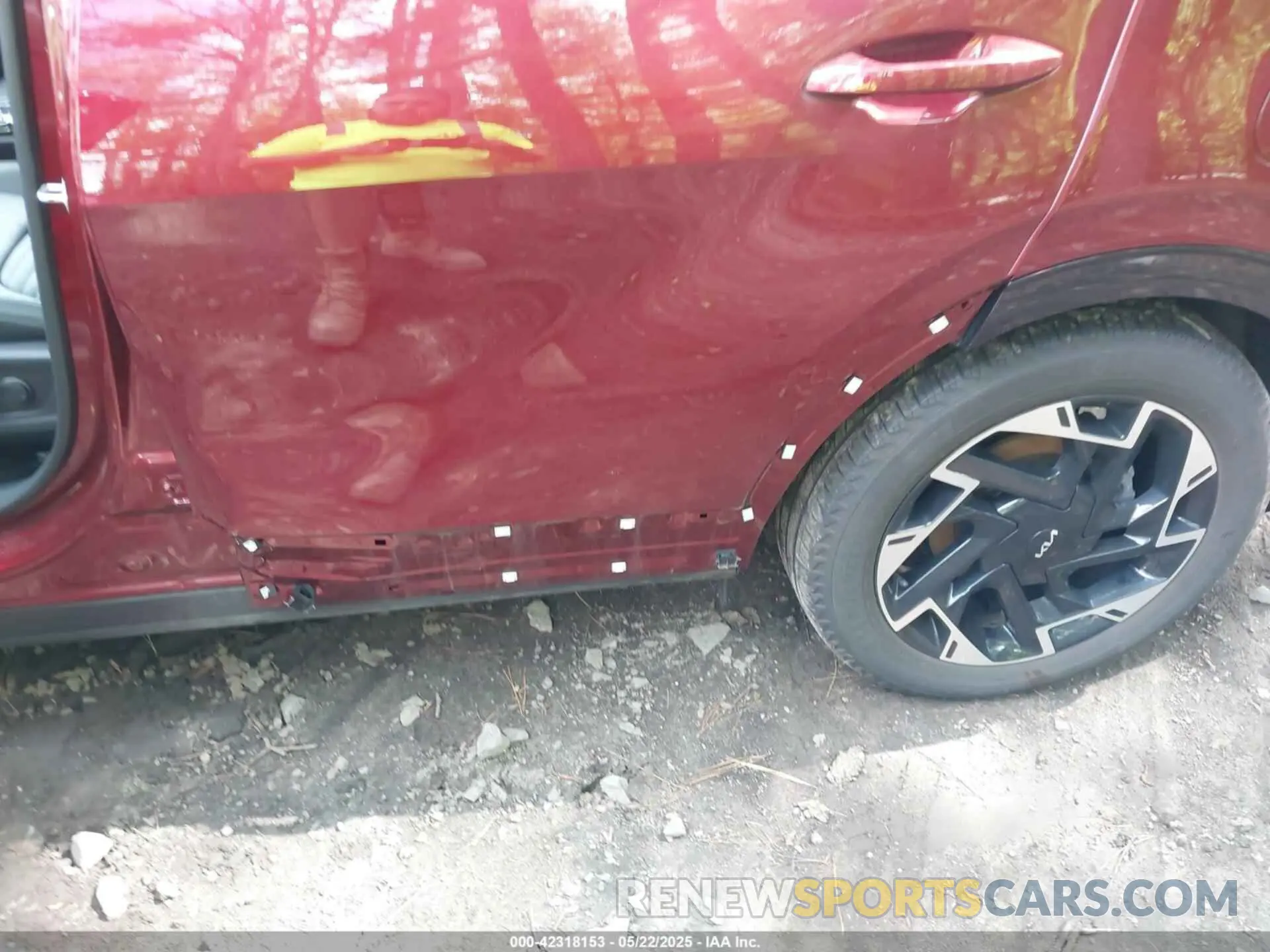 6 Photograph of a damaged car 5XYK5CAF7PG077970 KIA SPORTAGE 2023