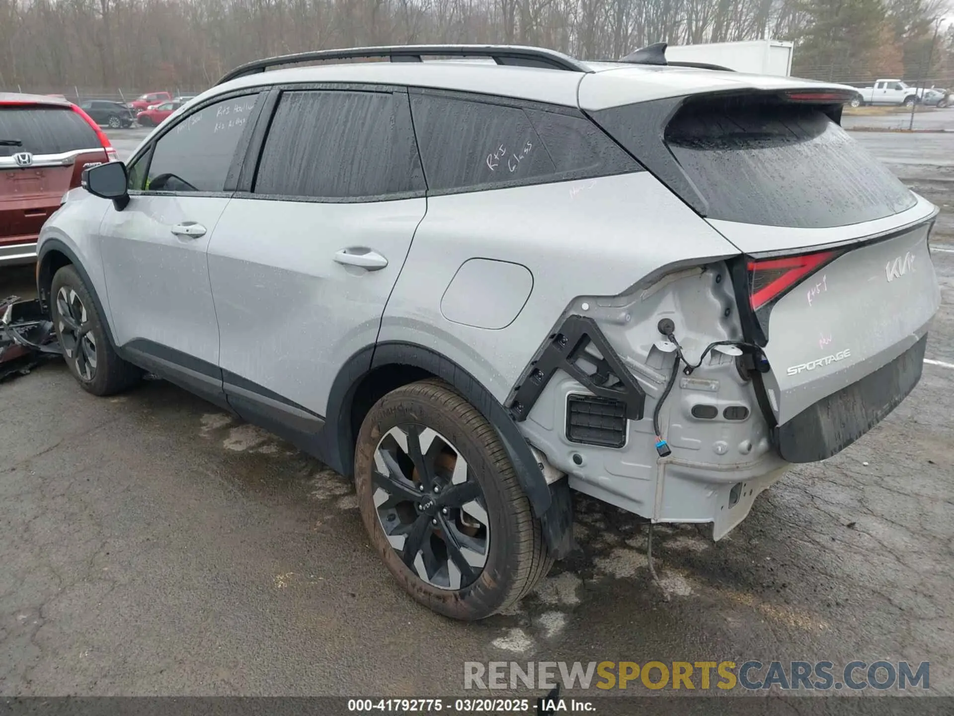 3 Photograph of a damaged car 5XYK6CAF0PG084899 KIA SPORTAGE 2023