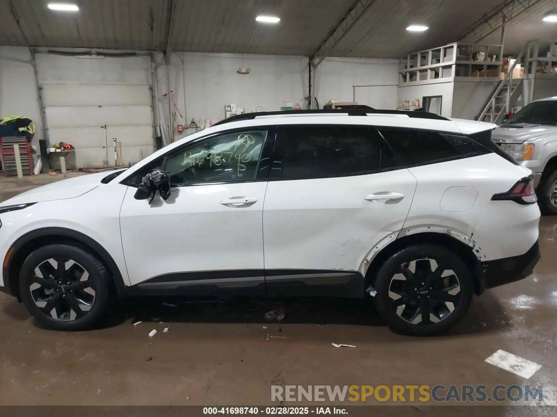 14 Photograph of a damaged car 5XYK6CAF0PG090637 KIA SPORTAGE 2023