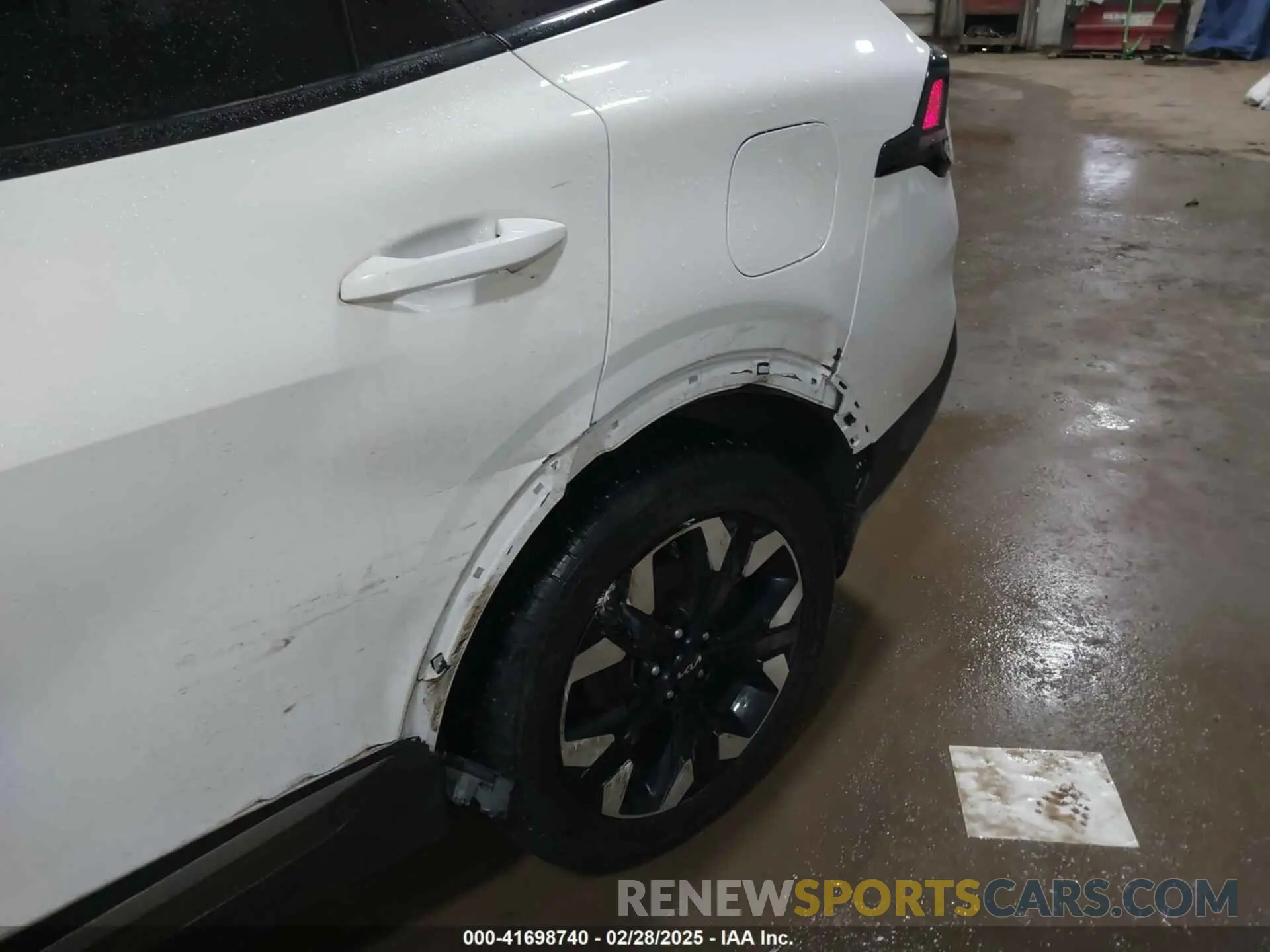 6 Photograph of a damaged car 5XYK6CAF0PG090637 KIA SPORTAGE 2023