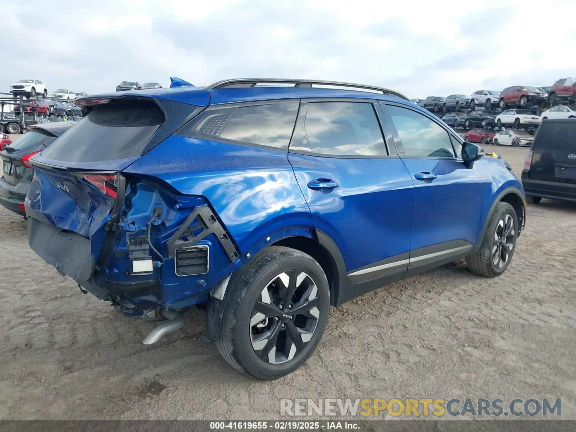 4 Photograph of a damaged car 5XYK6CAF0PG091478 KIA SPORTAGE 2023