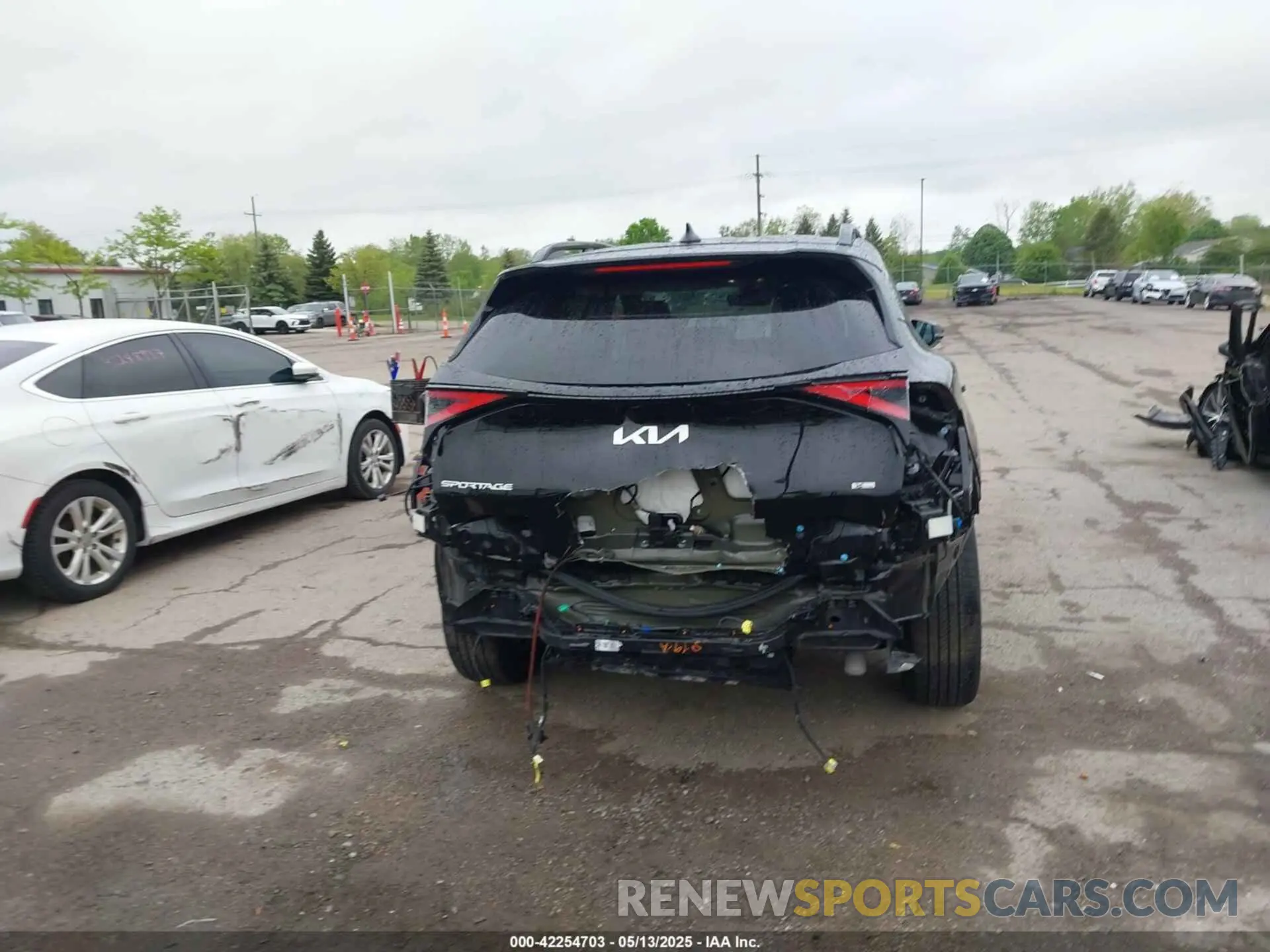 17 Photograph of a damaged car 5XYK6CAF1PG129655 KIA SPORTAGE 2023