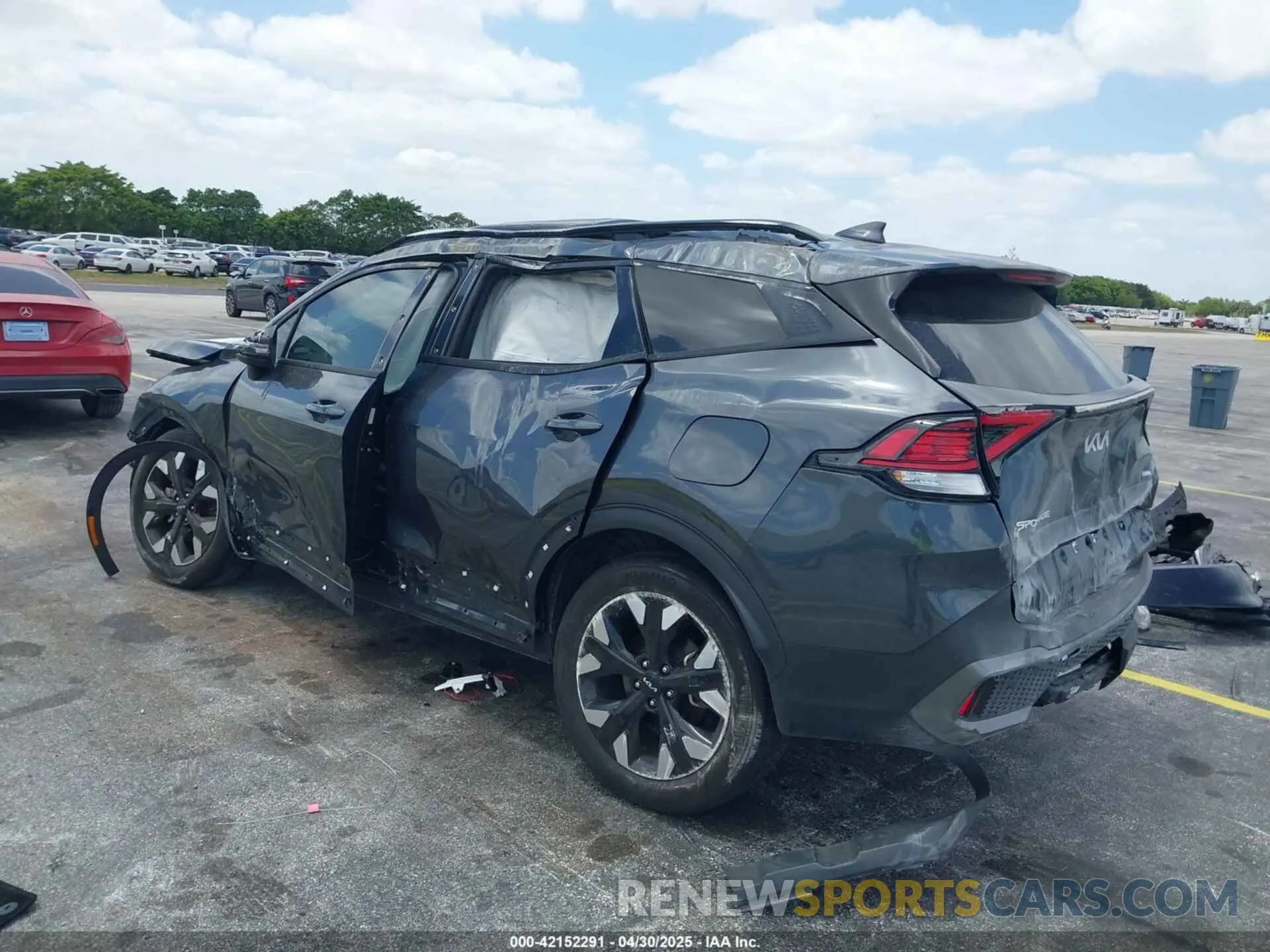 3 Photograph of a damaged car 5XYK6CAF3PG093614 KIA SPORTAGE 2023