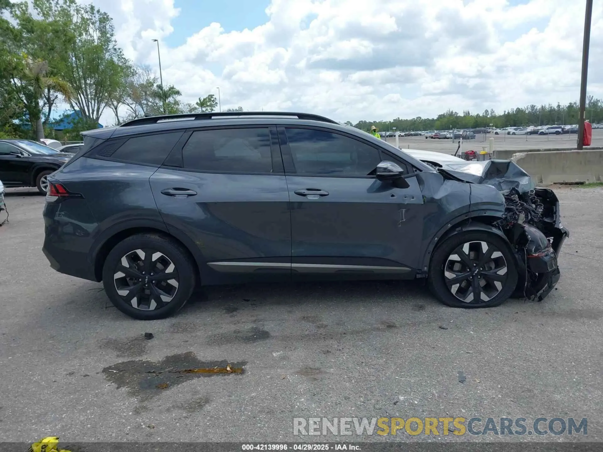 13 Photograph of a damaged car 5XYK6CAF5PG057858 KIA SPORTAGE 2023