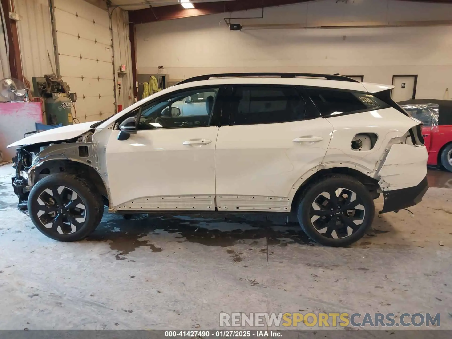 15 Photograph of a damaged car 5XYK6CAF6PG019152 KIA SPORTAGE 2023