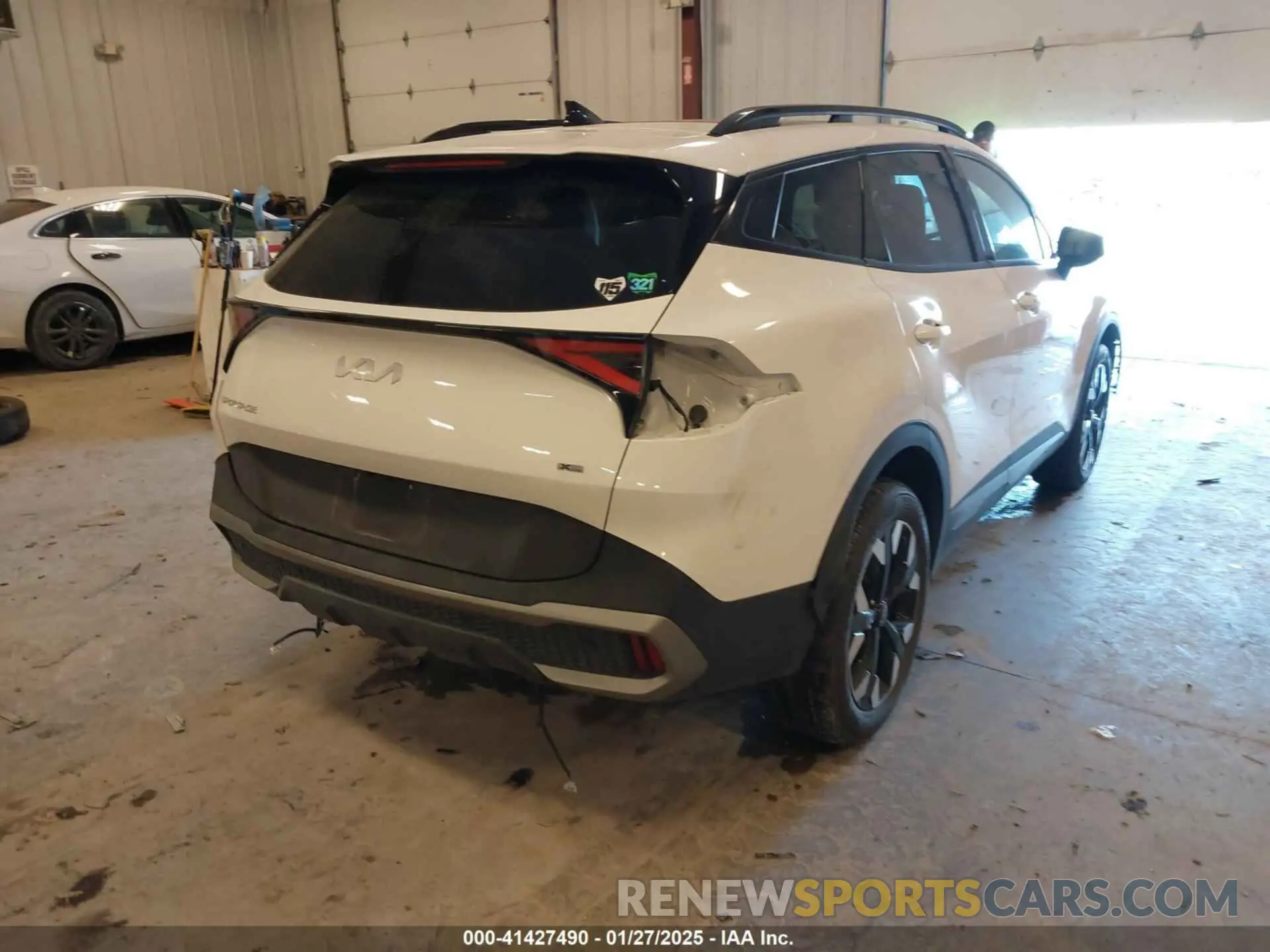 4 Photograph of a damaged car 5XYK6CAF6PG019152 KIA SPORTAGE 2023