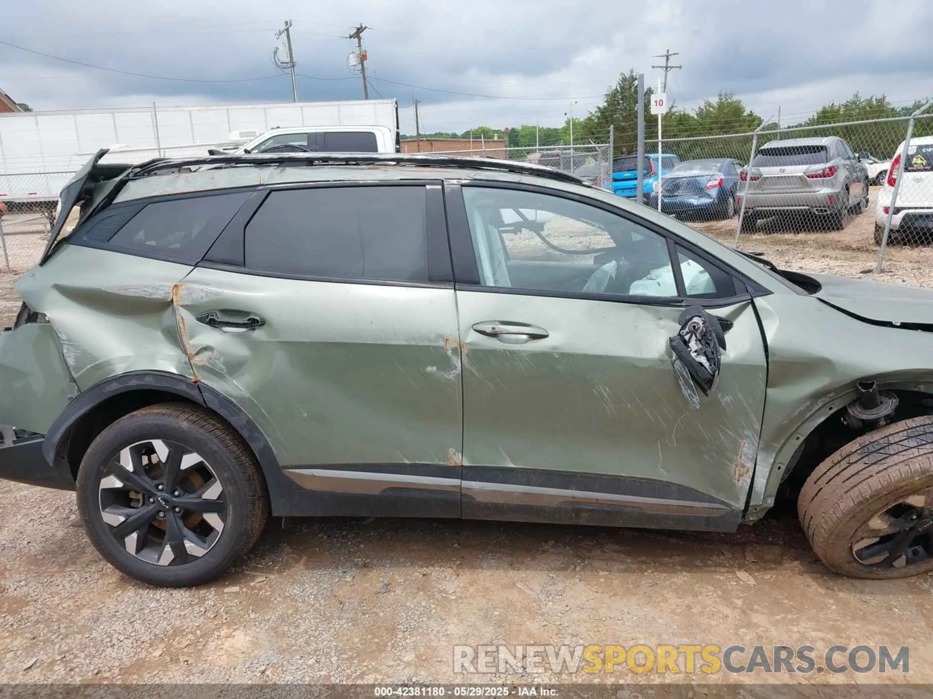 12 Photograph of a damaged car 5XYK6CAF6PG067718 KIA SPORTAGE 2023