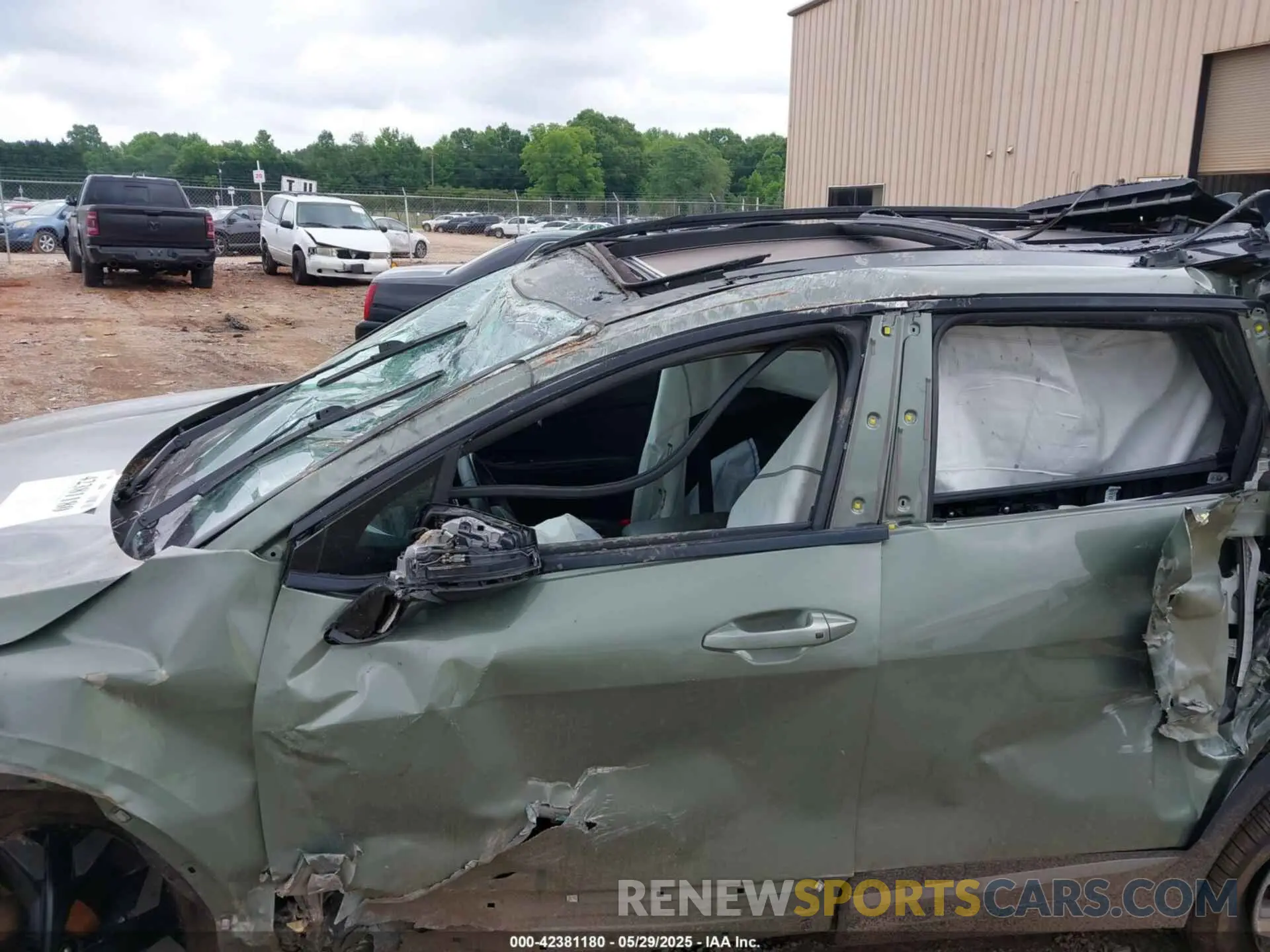 6 Photograph of a damaged car 5XYK6CAF6PG067718 KIA SPORTAGE 2023