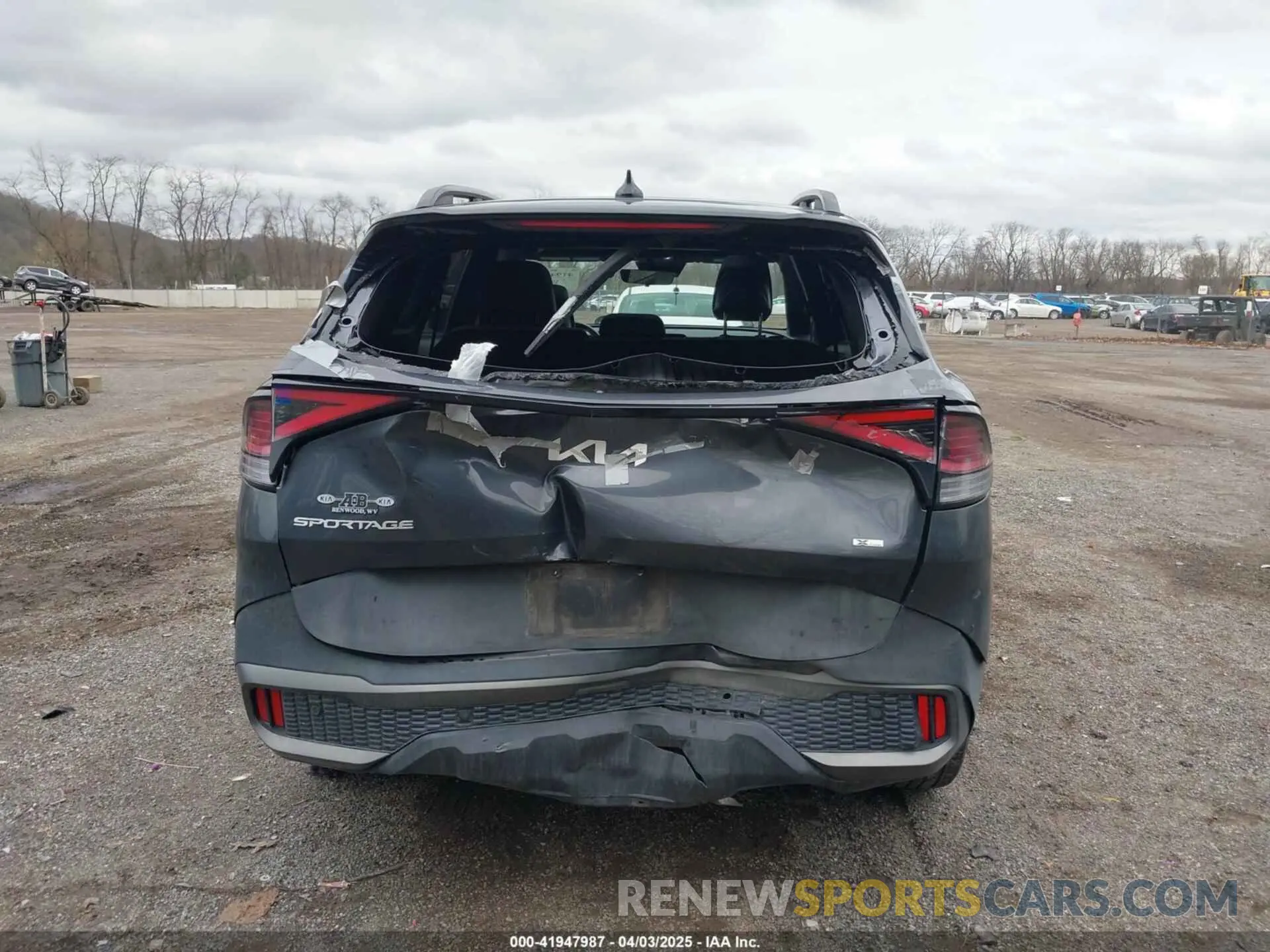 17 Photograph of a damaged car 5XYK6CAF8PG025115 KIA SPORTAGE 2023