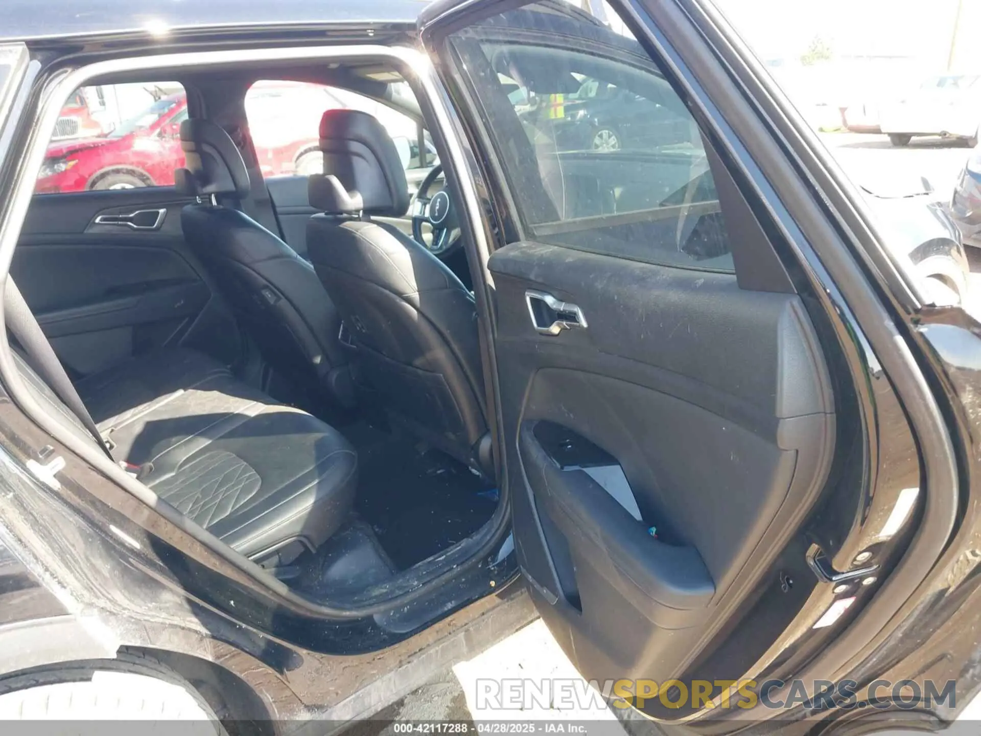 8 Photograph of a damaged car 5XYK6CAFXPG018991 KIA SPORTAGE 2023