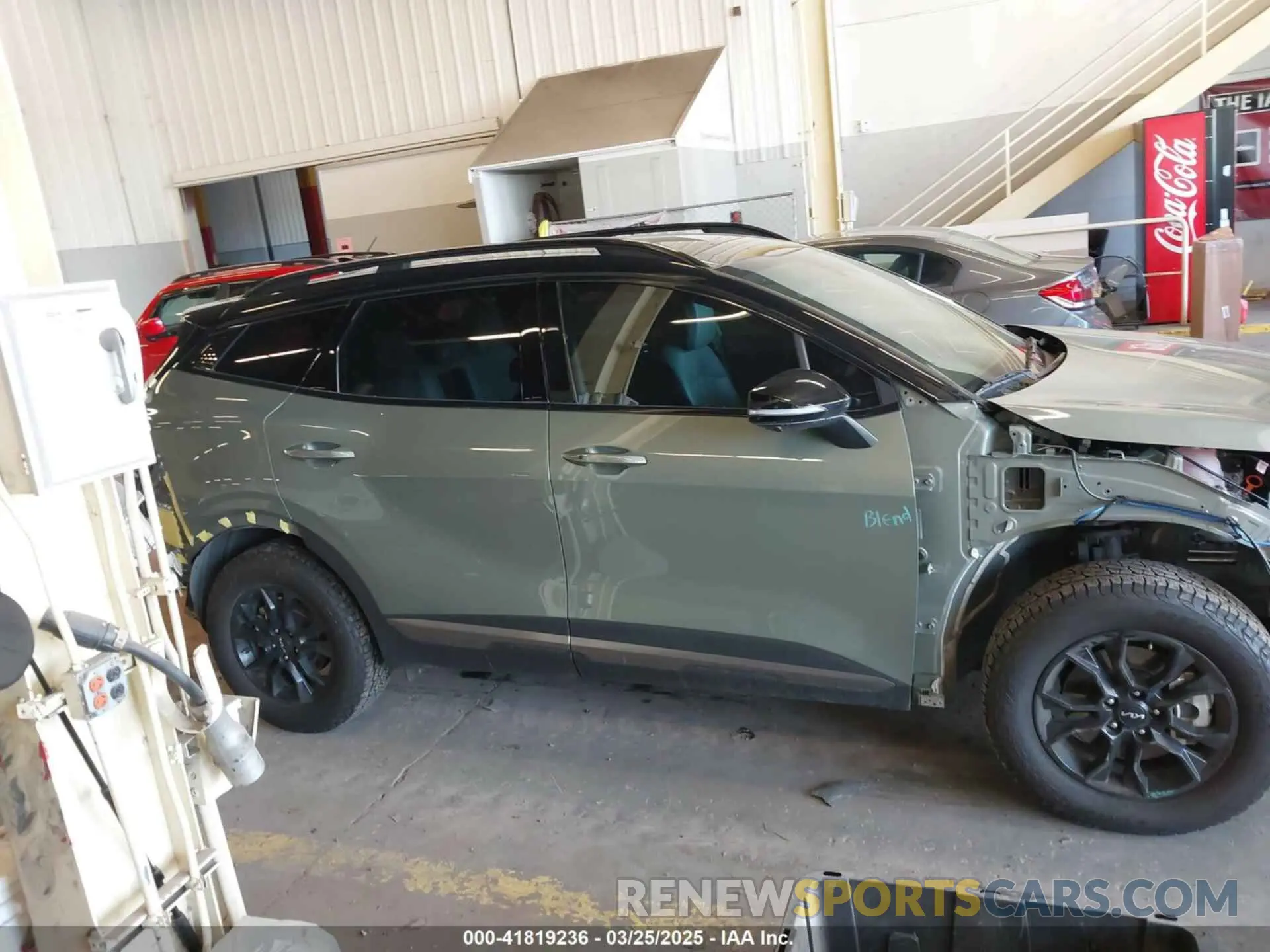 14 Photograph of a damaged car 5XYK7CAF0PG138196 KIA SPORTAGE 2023