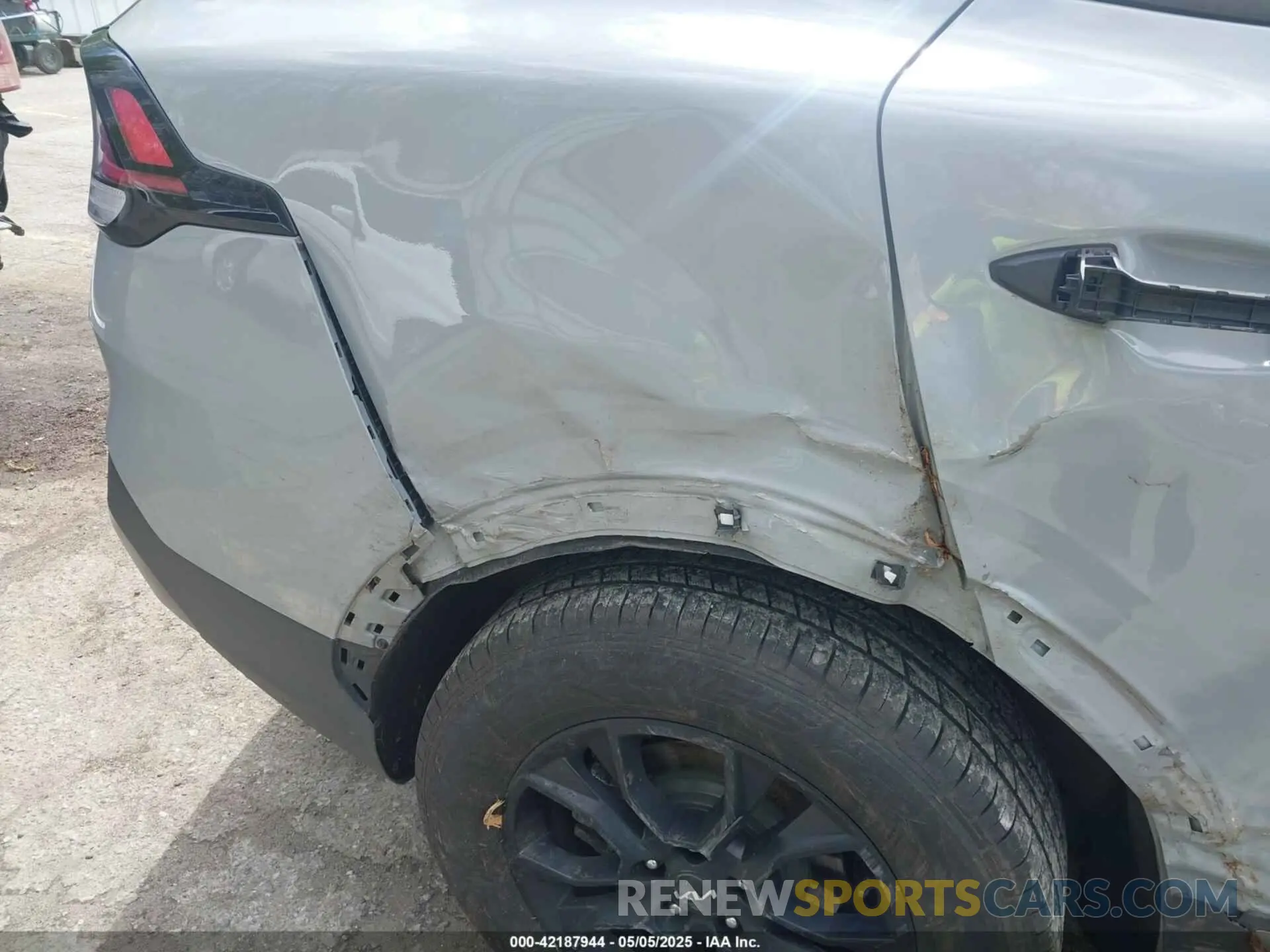 18 Photograph of a damaged car 5XYK7CAF2PG053554 KIA SPORTAGE 2023
