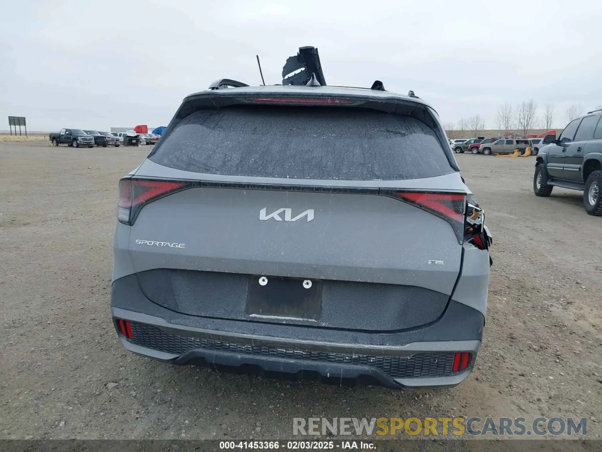 17 Photograph of a damaged car 5XYK7CAF5PG014764 KIA SPORTAGE 2023