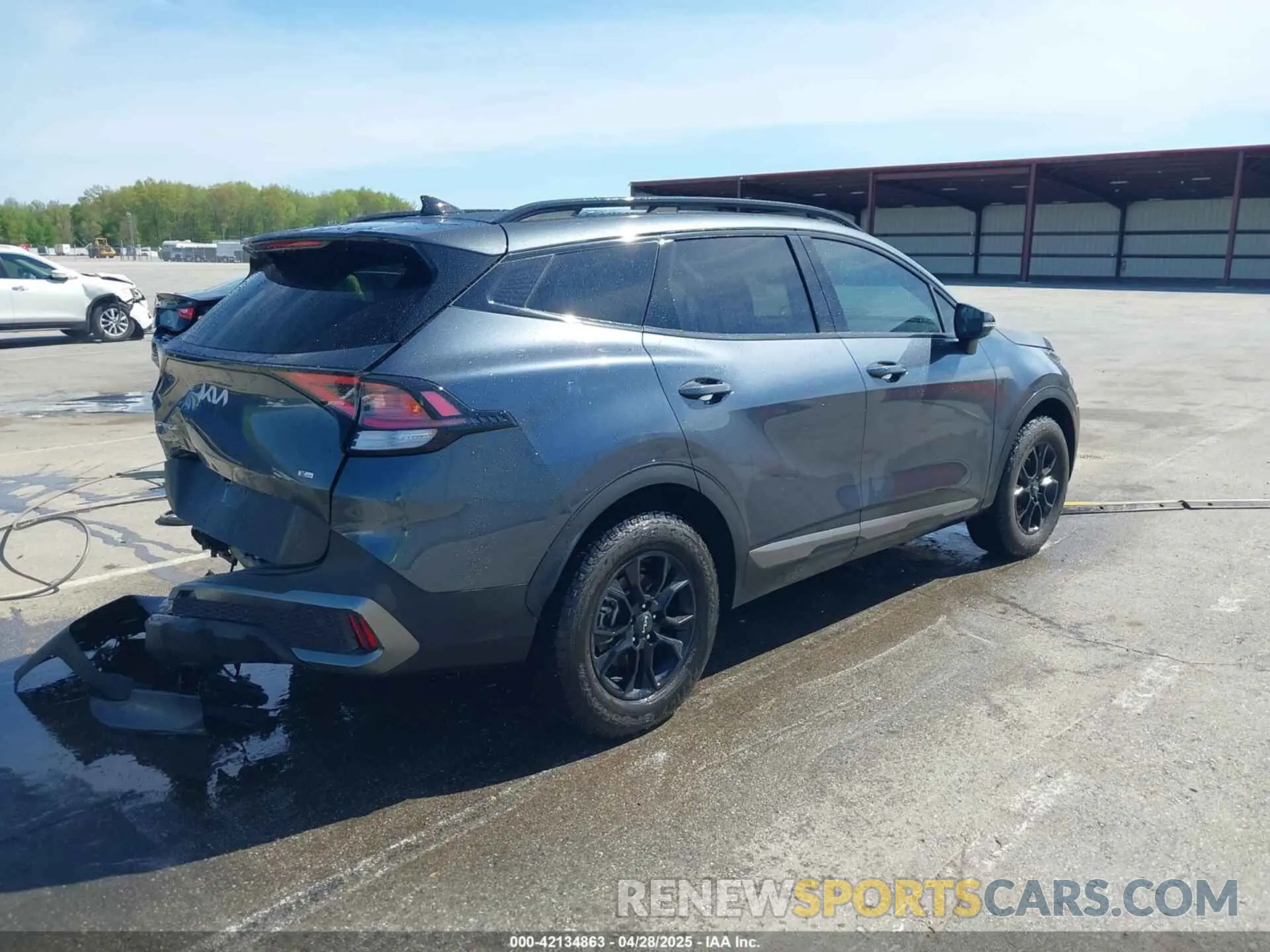 4 Photograph of a damaged car 5XYK7CAF6PG126814 KIA SPORTAGE 2023