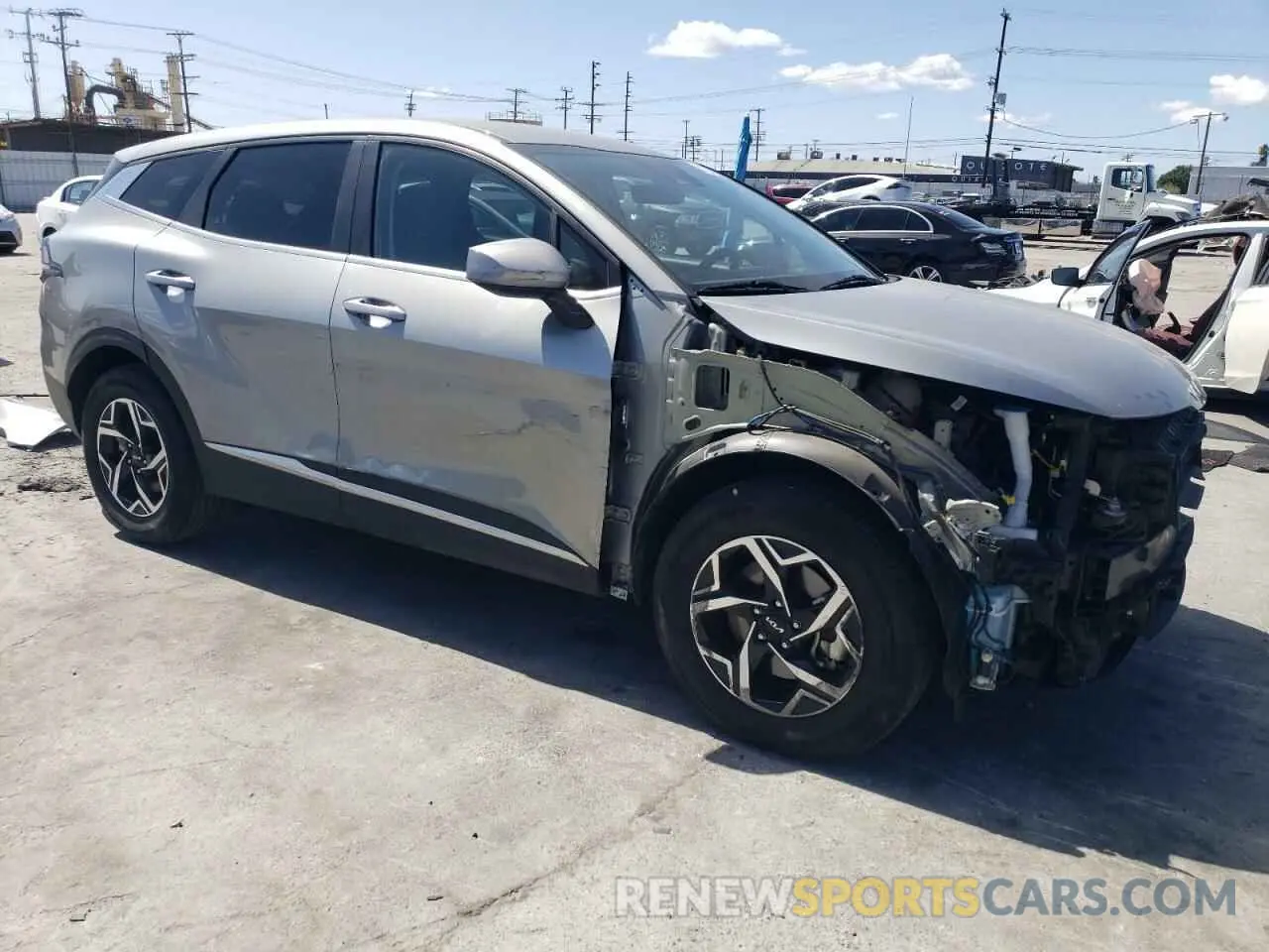 4 Photograph of a damaged car KNDPU3AF0P7124228 KIA SPORTAGE 2023