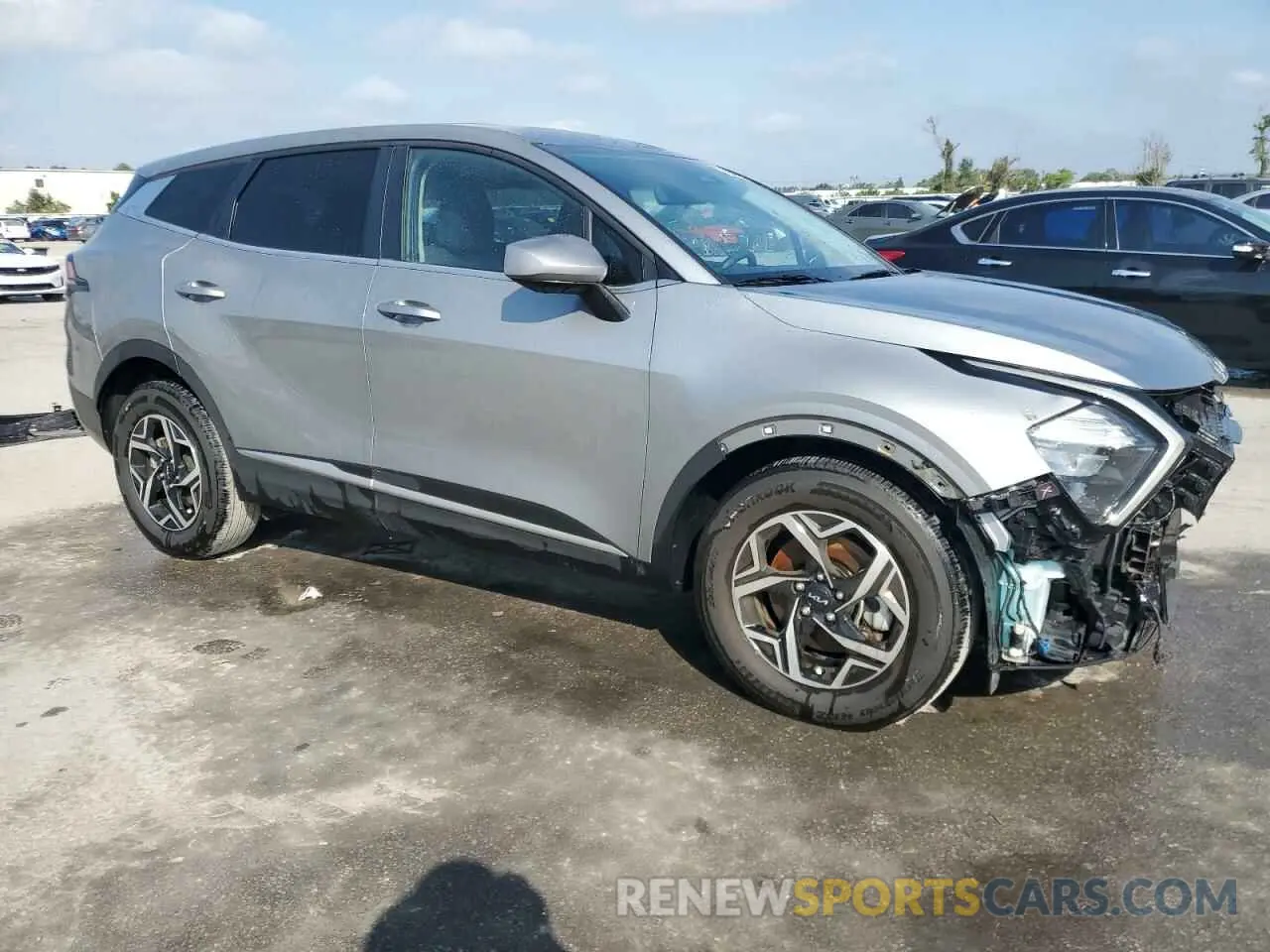 4 Photograph of a damaged car KNDPU3AF0P7133267 KIA SPORTAGE 2023