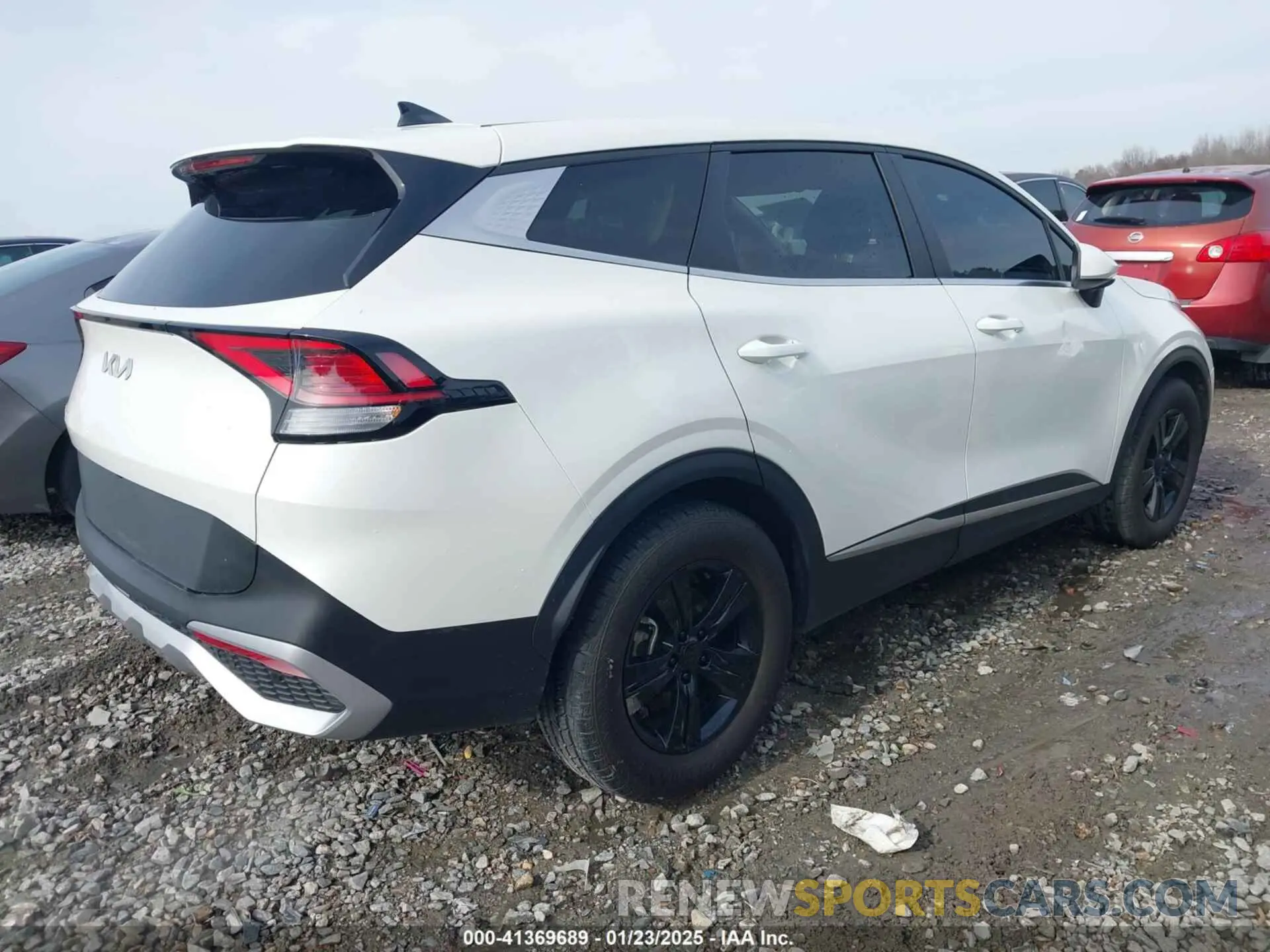 4 Photograph of a damaged car KNDPU3AF2P7033607 KIA SPORTAGE 2023