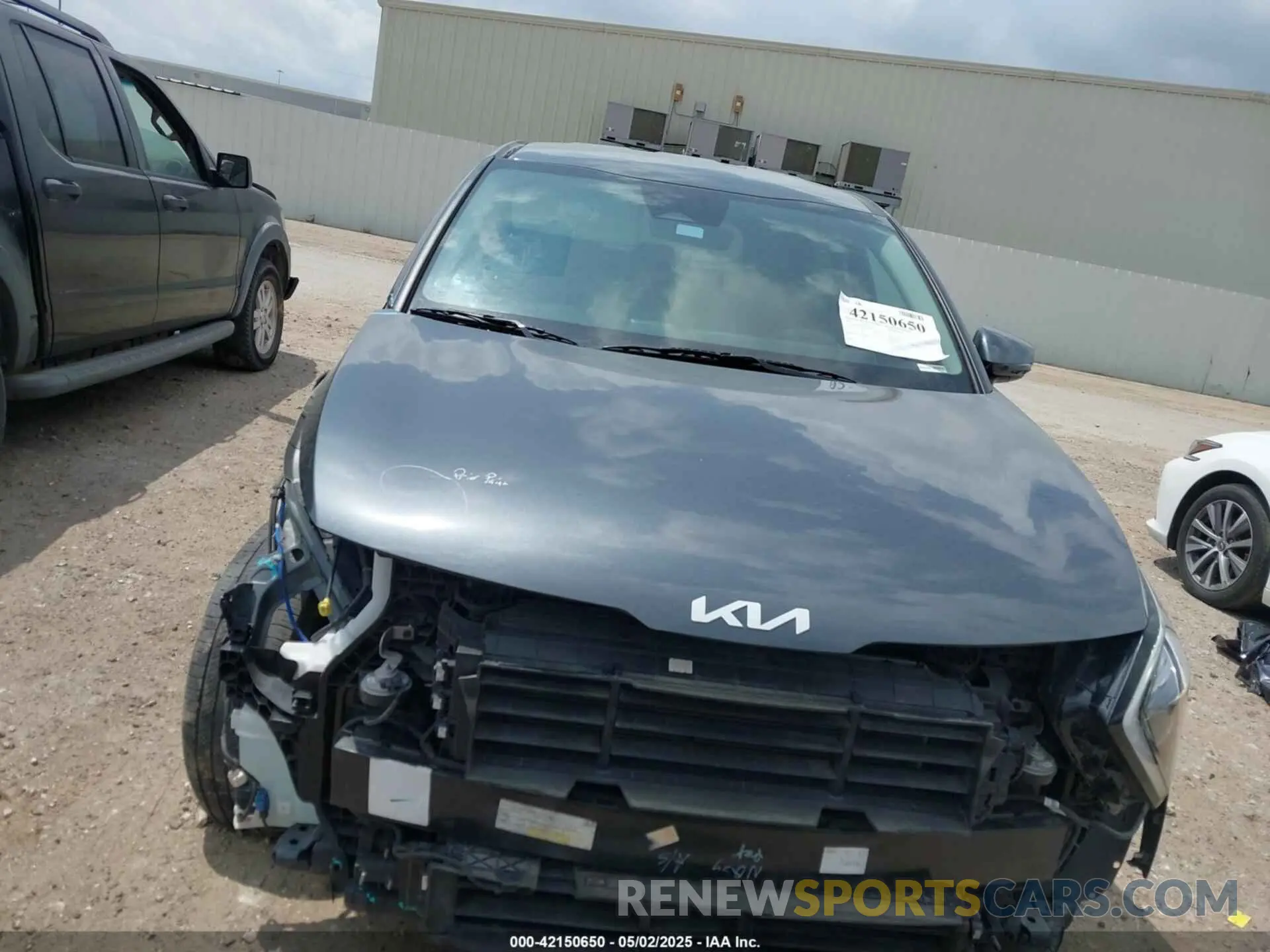 13 Photograph of a damaged car KNDPU3AF3P7097381 KIA SPORTAGE 2023
