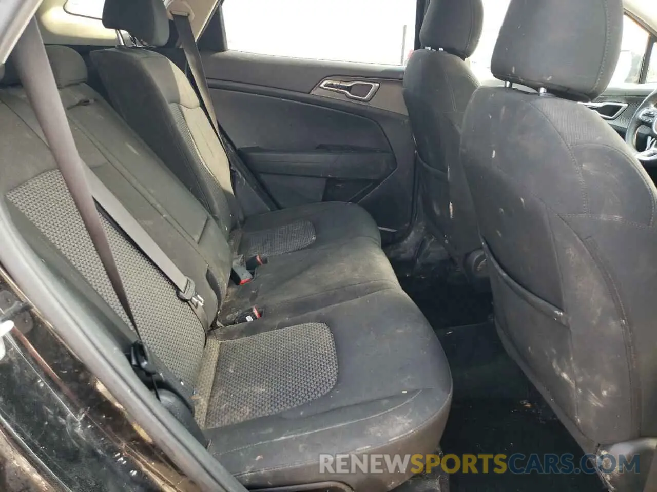 11 Photograph of a damaged car KNDPU3AF4P7036315 KIA SPORTAGE 2023