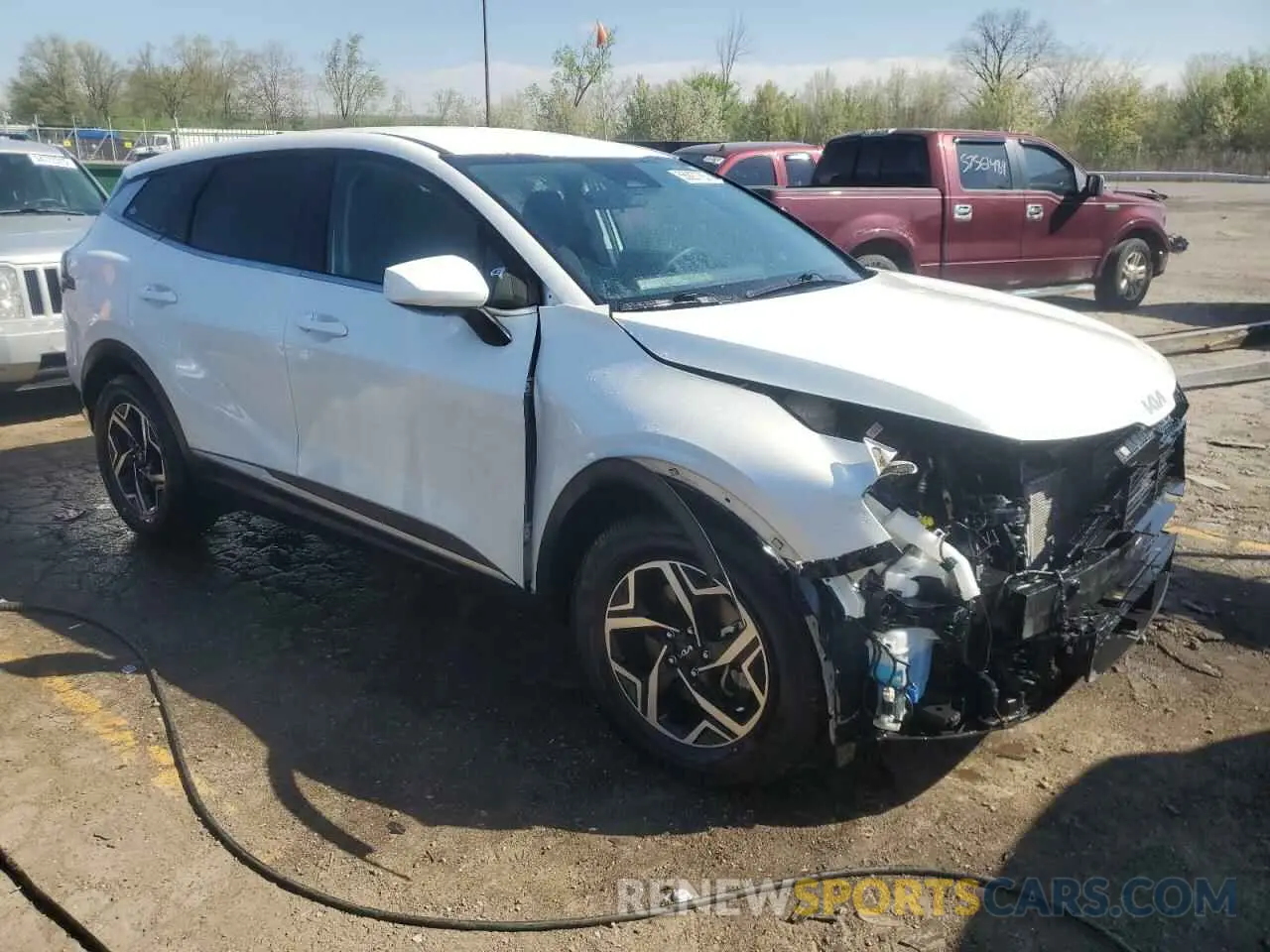 4 Photograph of a damaged car KNDPU3AF4P7095123 KIA SPORTAGE 2023