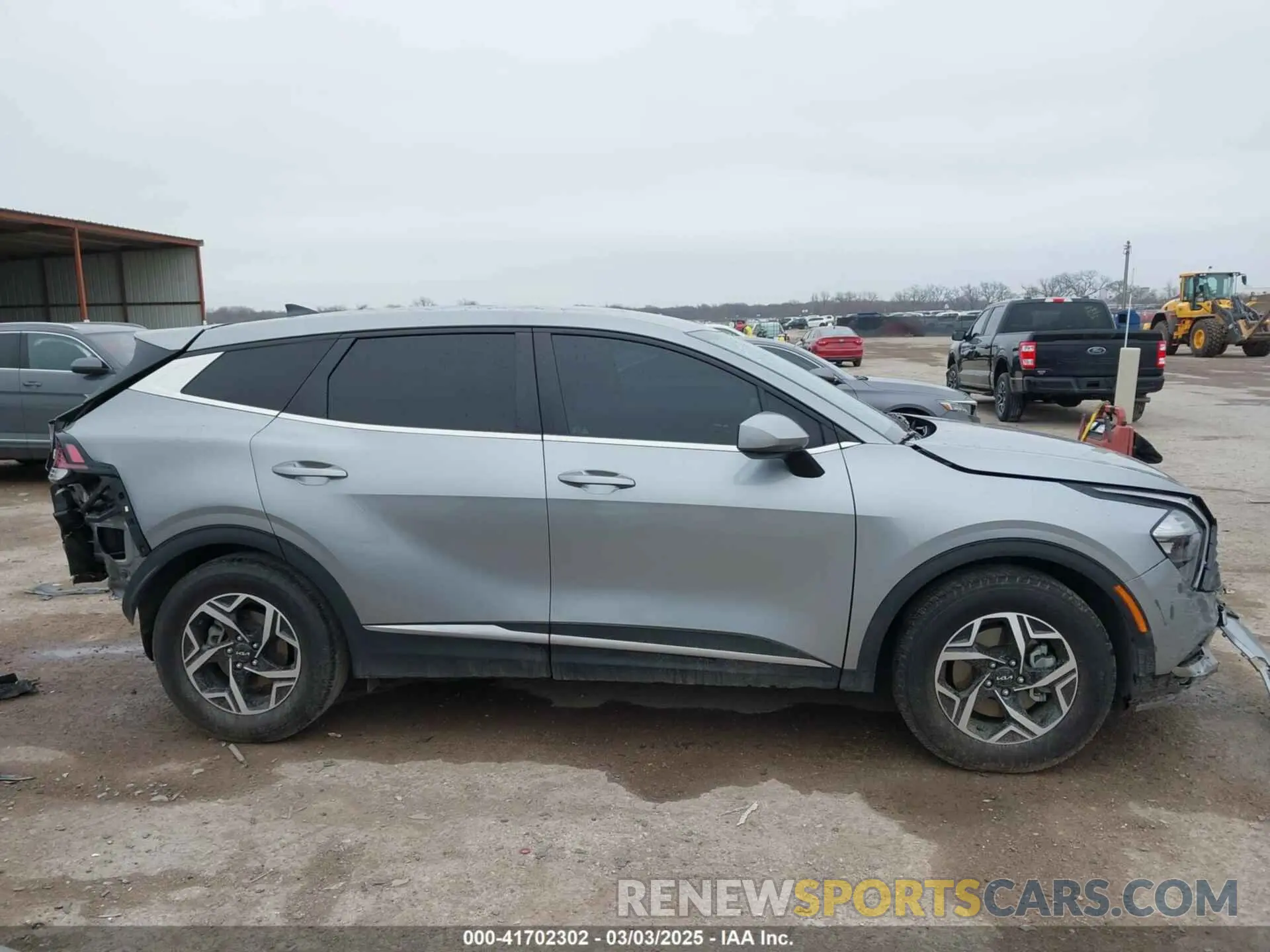 13 Photograph of a damaged car KNDPU3AF4P7131201 KIA SPORTAGE 2023