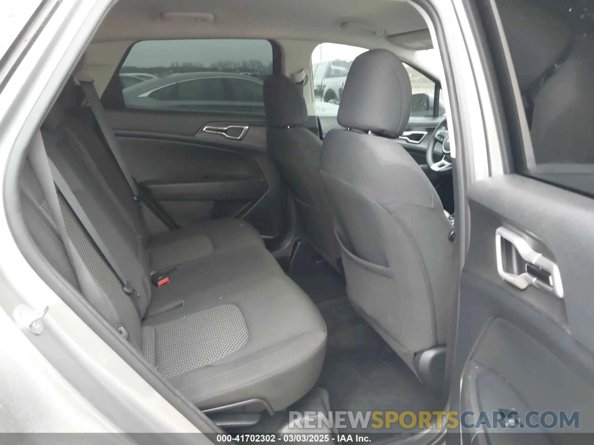 8 Photograph of a damaged car KNDPU3AF4P7131201 KIA SPORTAGE 2023