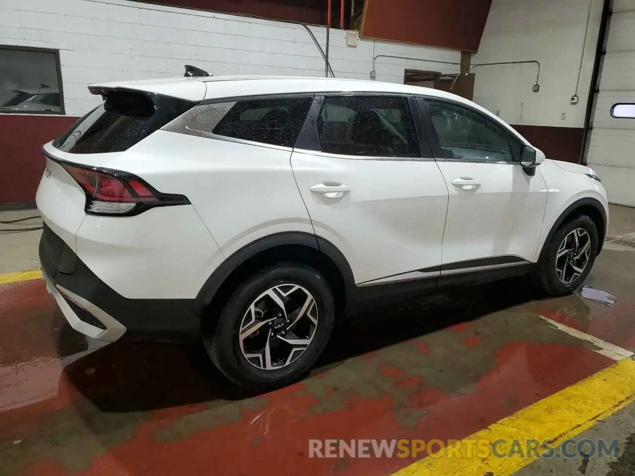 3 Photograph of a damaged car KNDPU3AF4P7136091 KIA SPORTAGE 2023