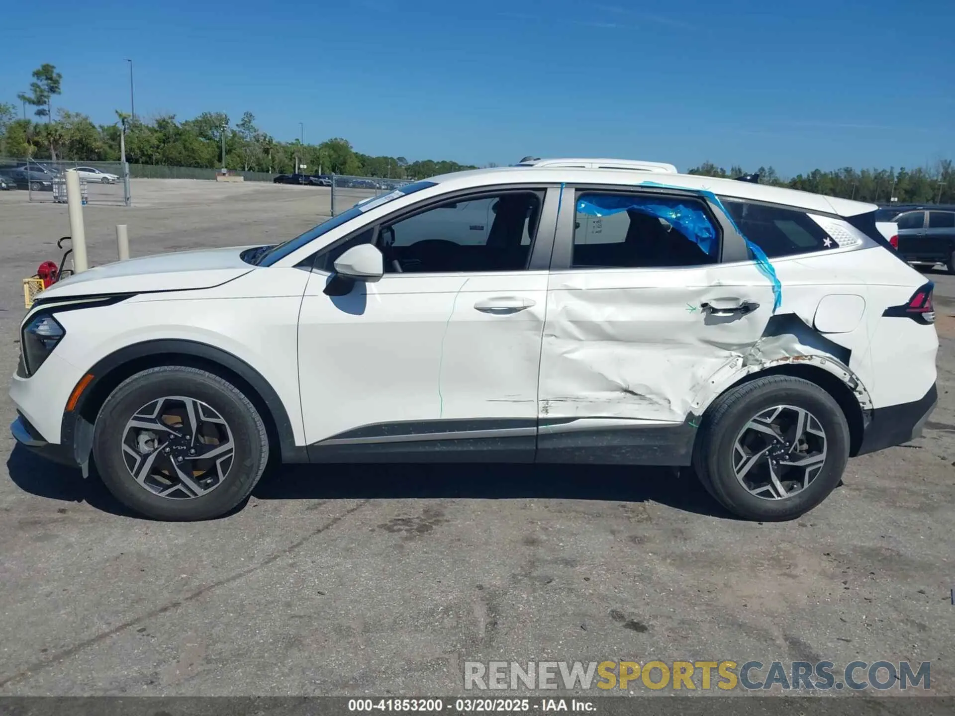 14 Photograph of a damaged car KNDPU3AF6P7125111 KIA SPORTAGE 2023