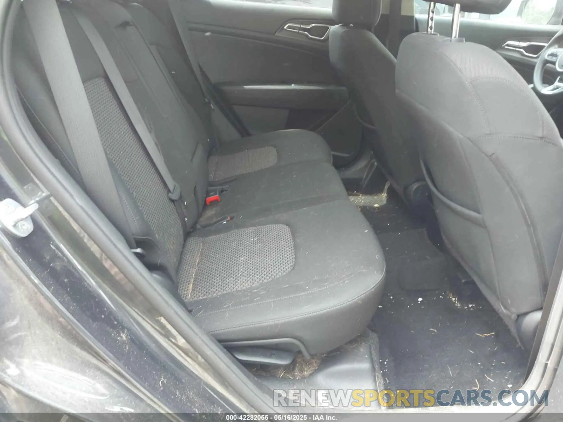 8 Photograph of a damaged car KNDPU3AF7P7034493 KIA SPORTAGE 2023