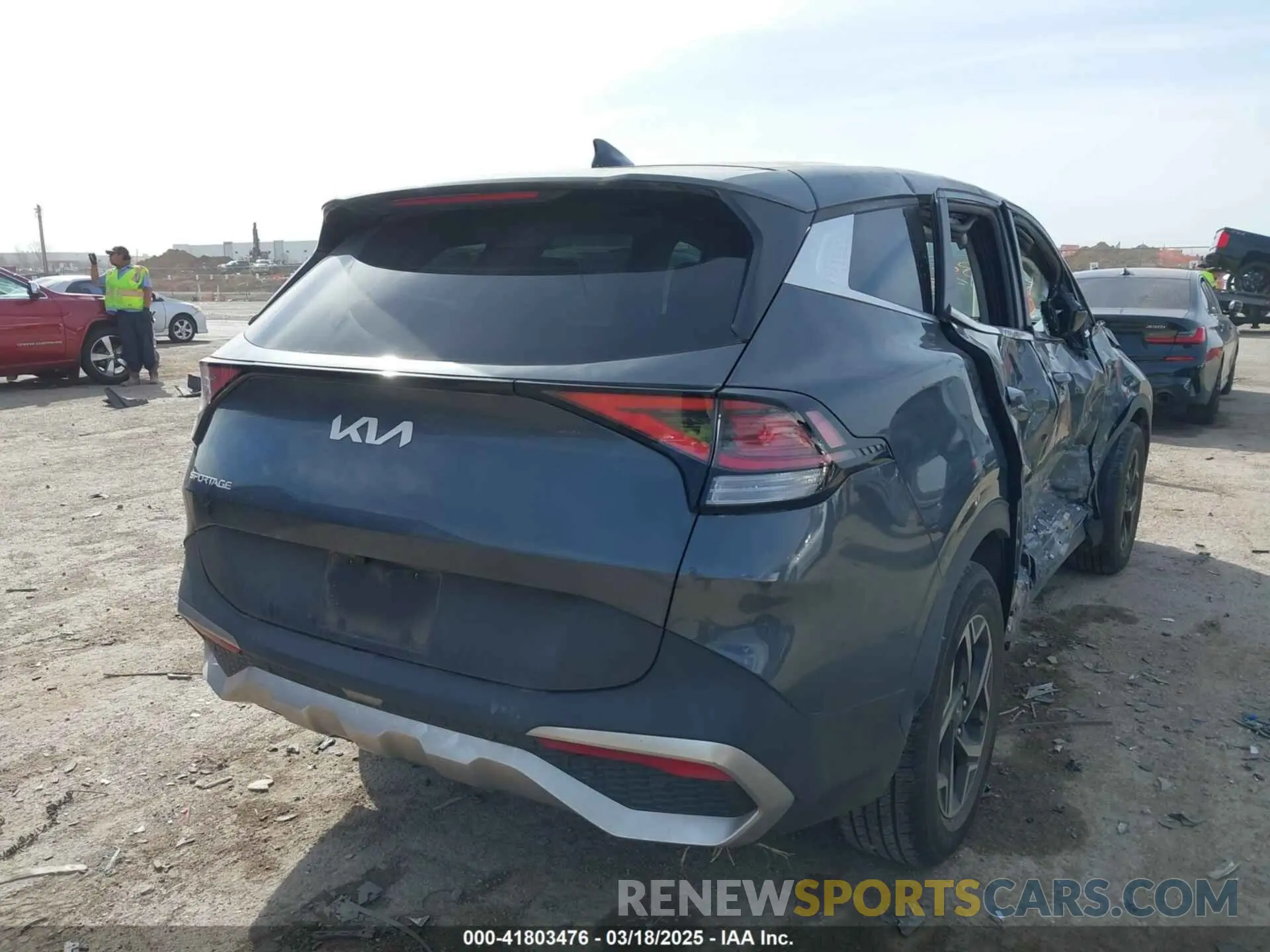 4 Photograph of a damaged car KNDPU3AF7P7037040 KIA SPORTAGE 2023